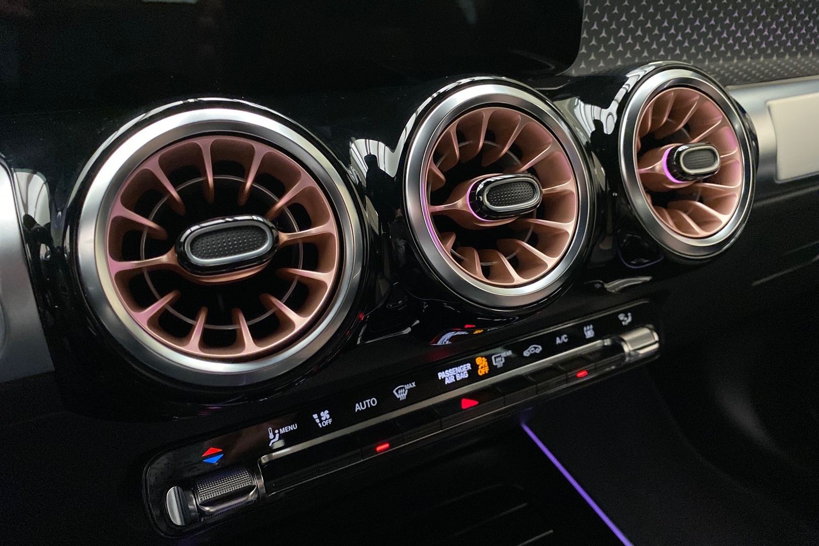 MERCEDES-BENZ EQB 2025