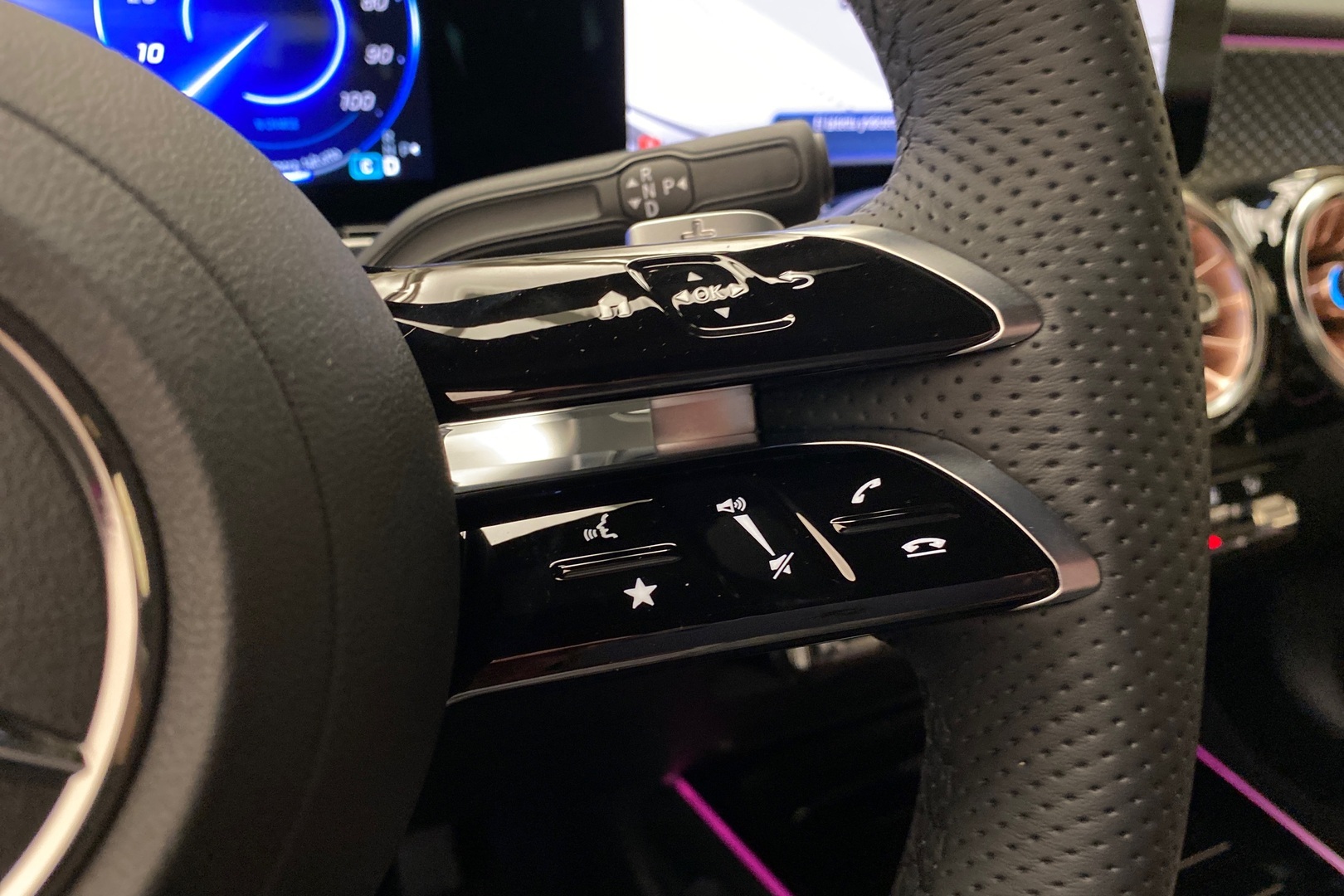 MERCEDES-BENZ EQB 2025