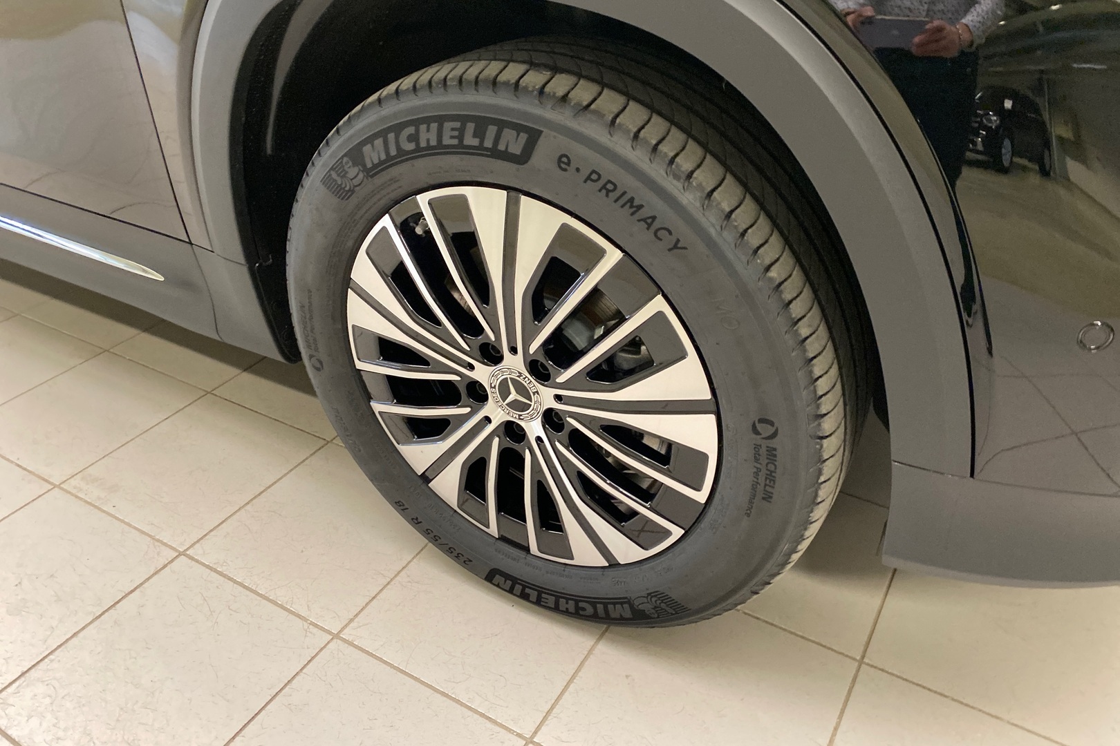 MERCEDES-BENZ EQB 2025