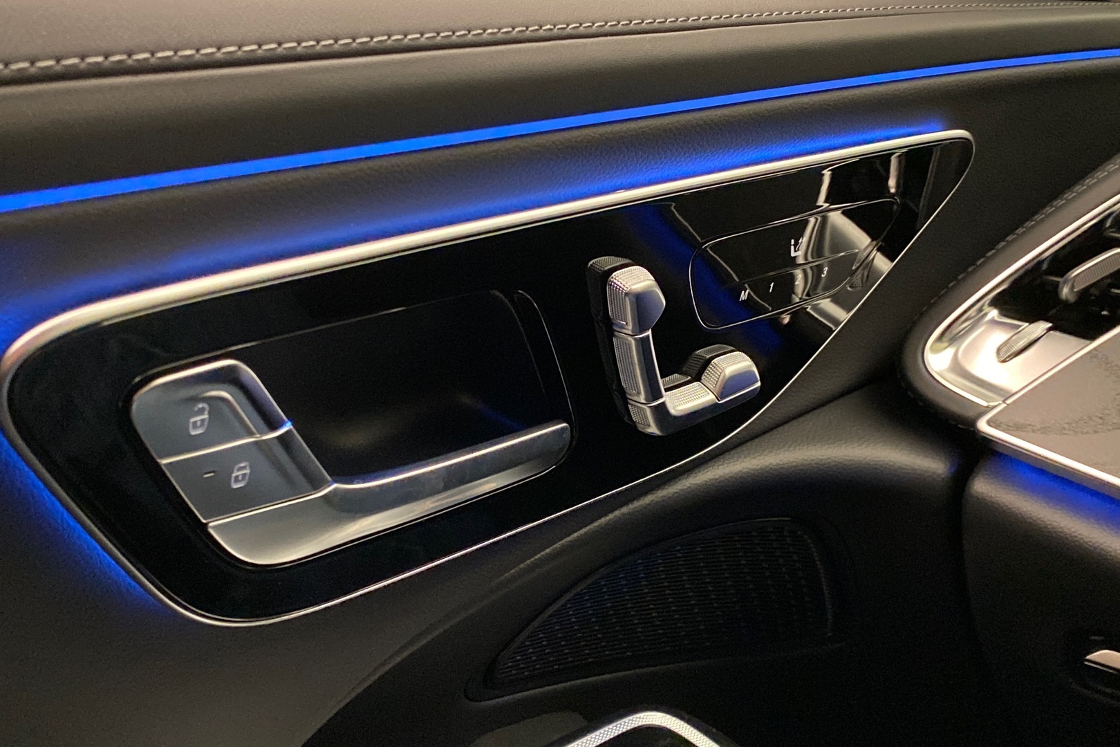 MERCEDES-BENZ E 2026