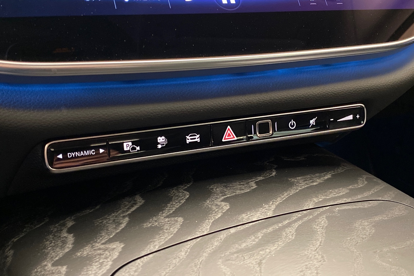 MERCEDES-BENZ E 2026