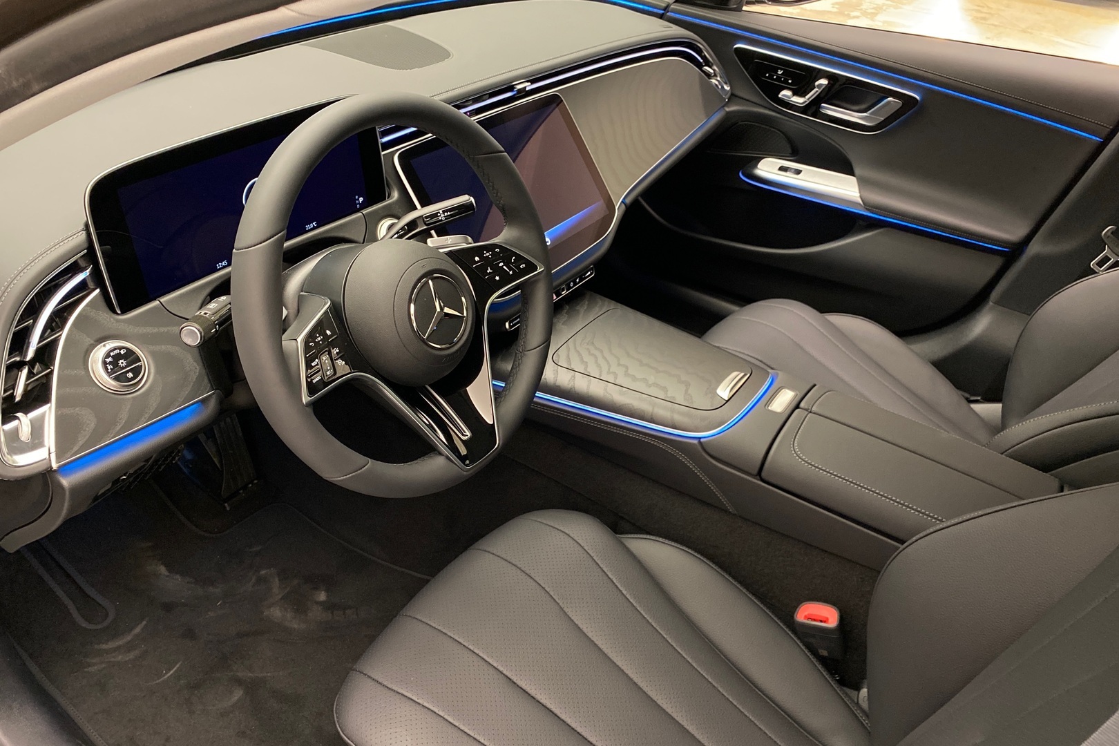 MERCEDES-BENZ E 2026