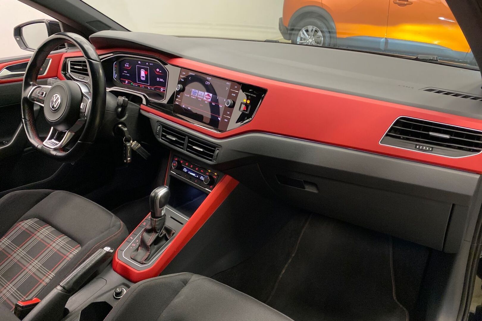 VOLKSWAGEN Polo 34