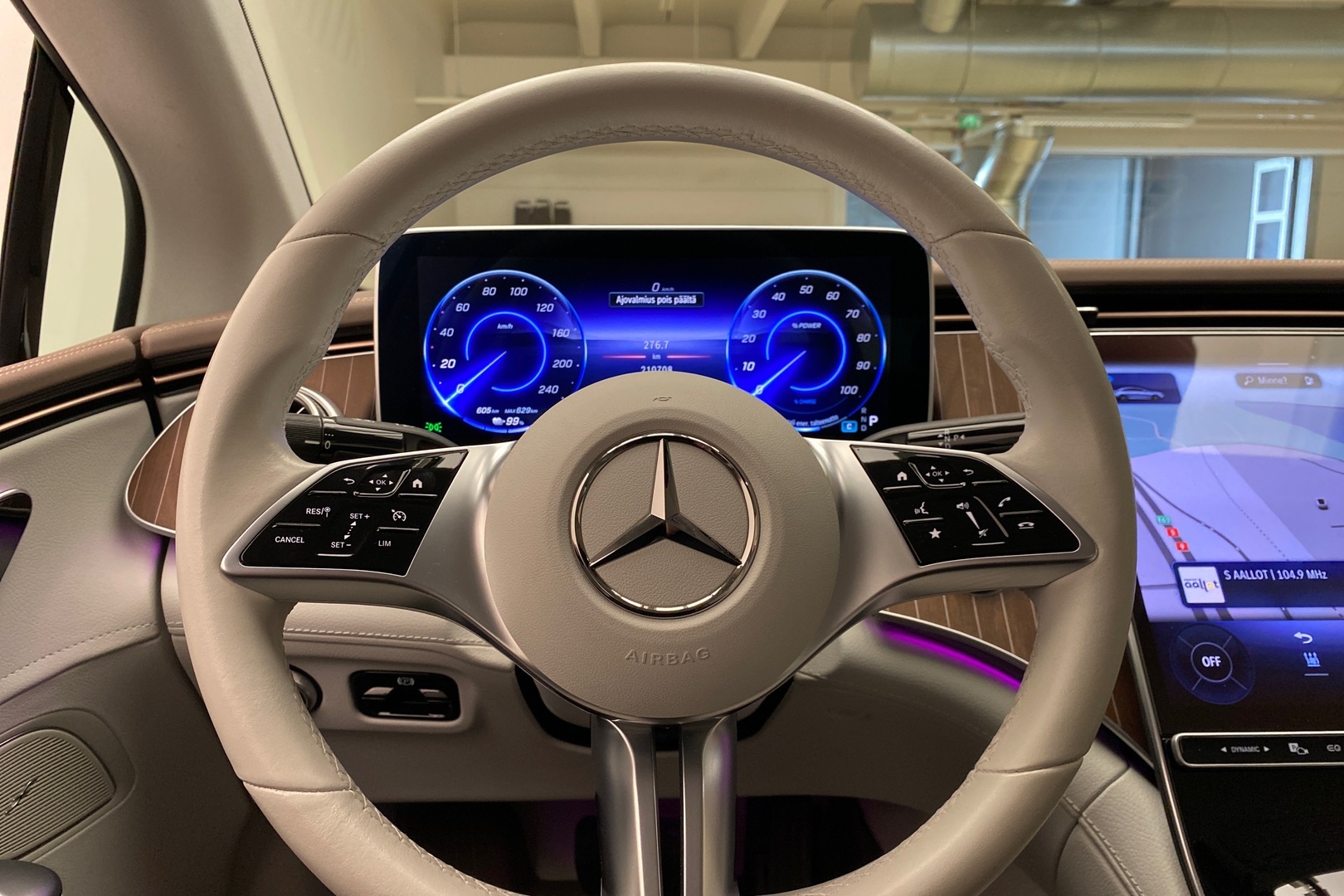 MERCEDES-BENZ EQE 2023