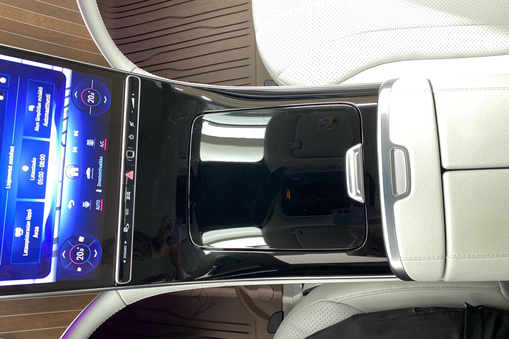 MERCEDES-BENZ EQE 2023