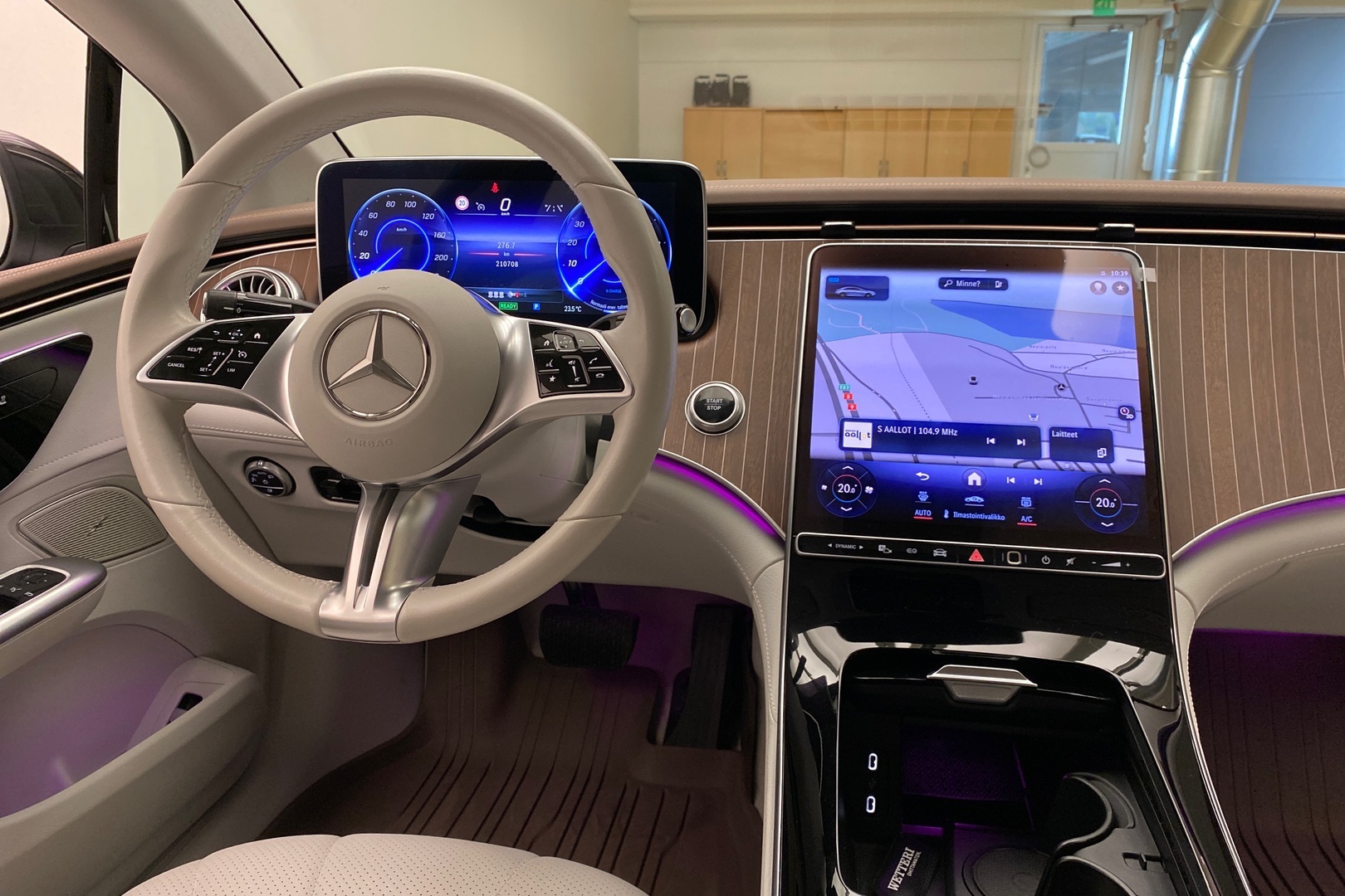 MERCEDES-BENZ EQE 2023