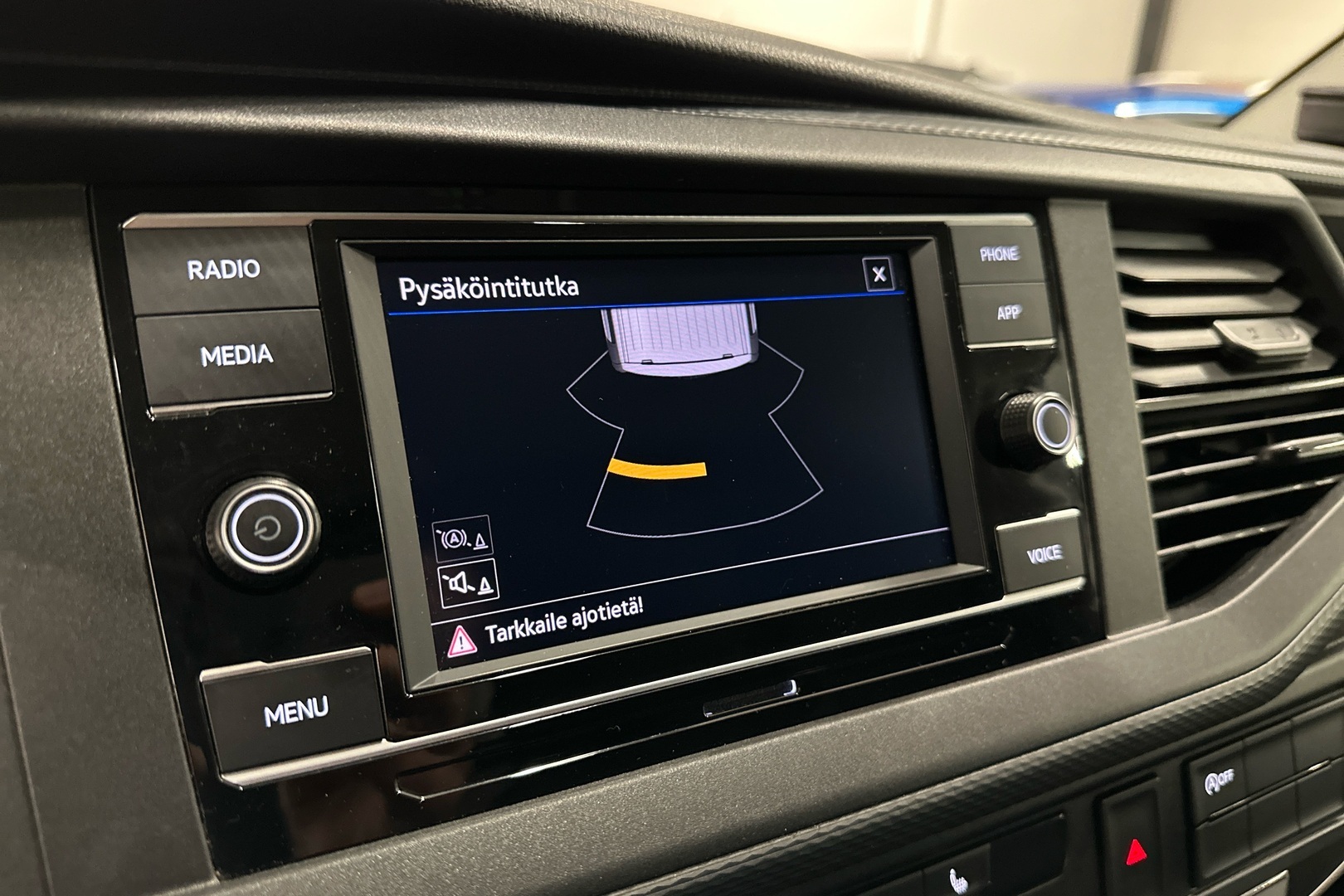 VOLKSWAGEN Transporter 2024