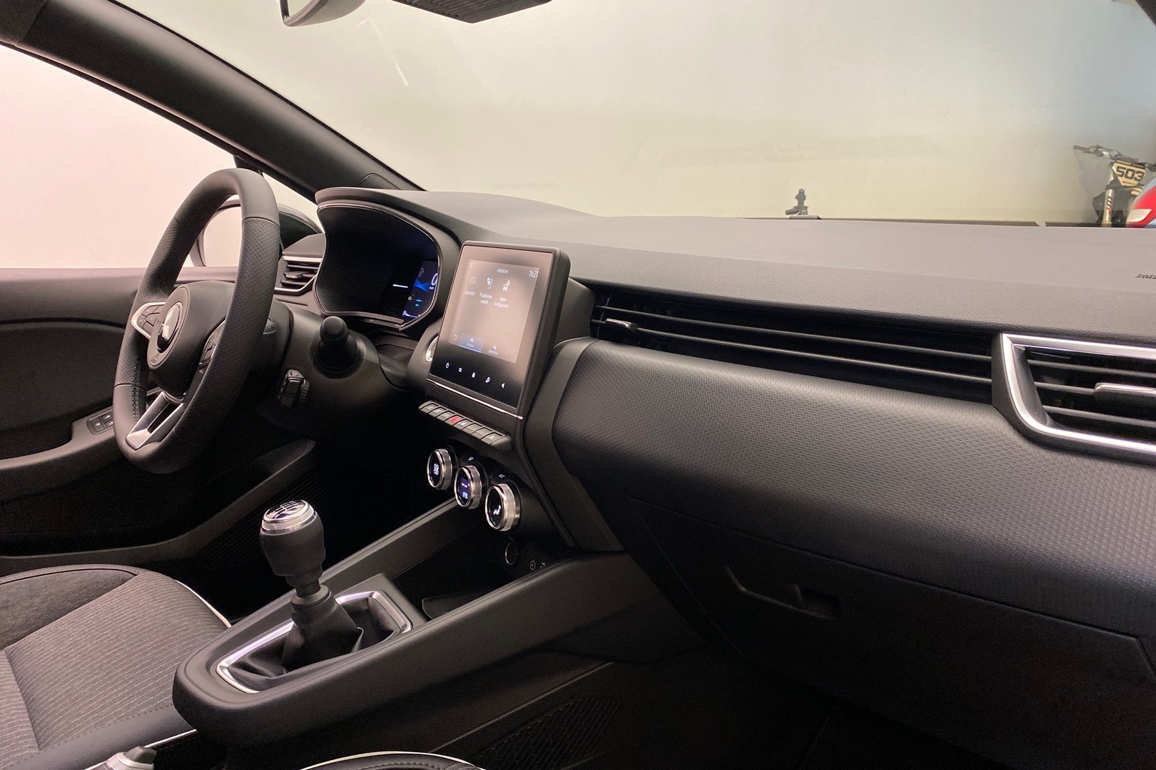 MITSUBISHI Colt 2025