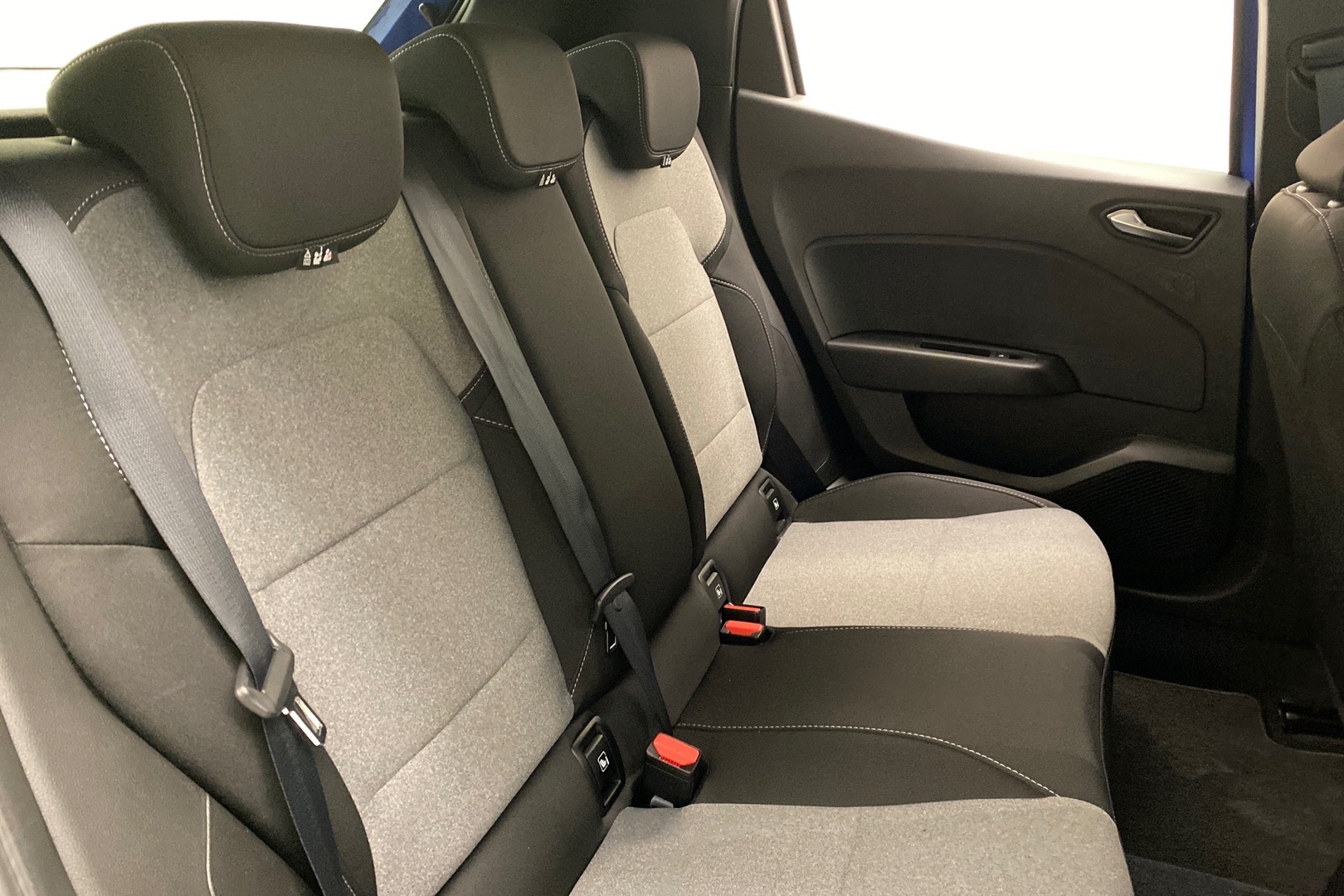 MITSUBISHI Colt 2025