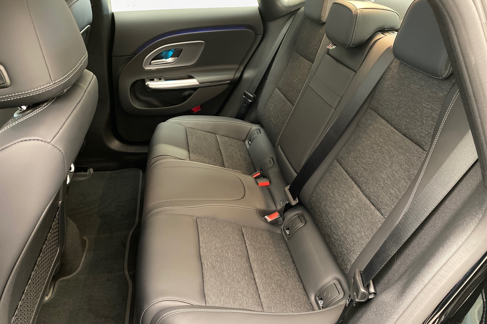 MERCEDES-BENZ CLA 2025