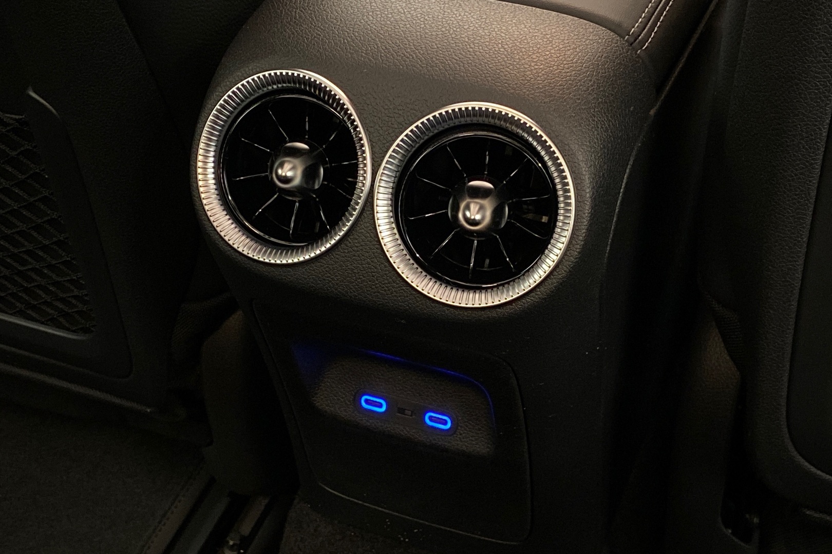 MERCEDES-BENZ CLA 2025