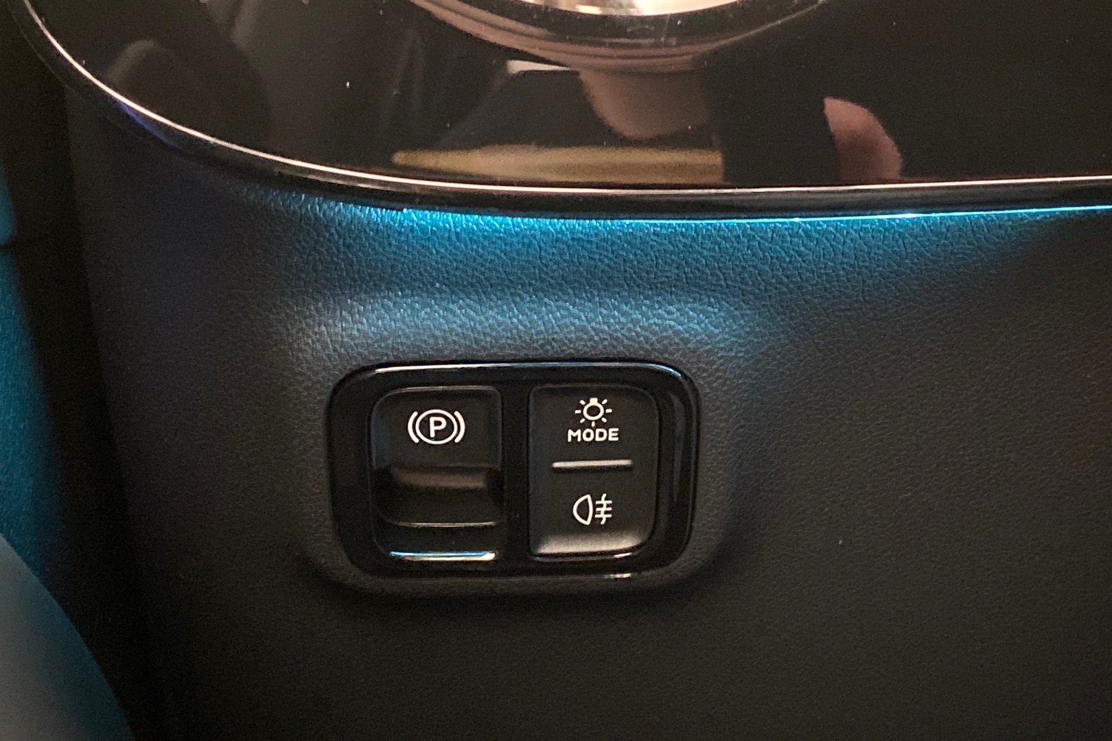 MERCEDES-BENZ CLA 2025