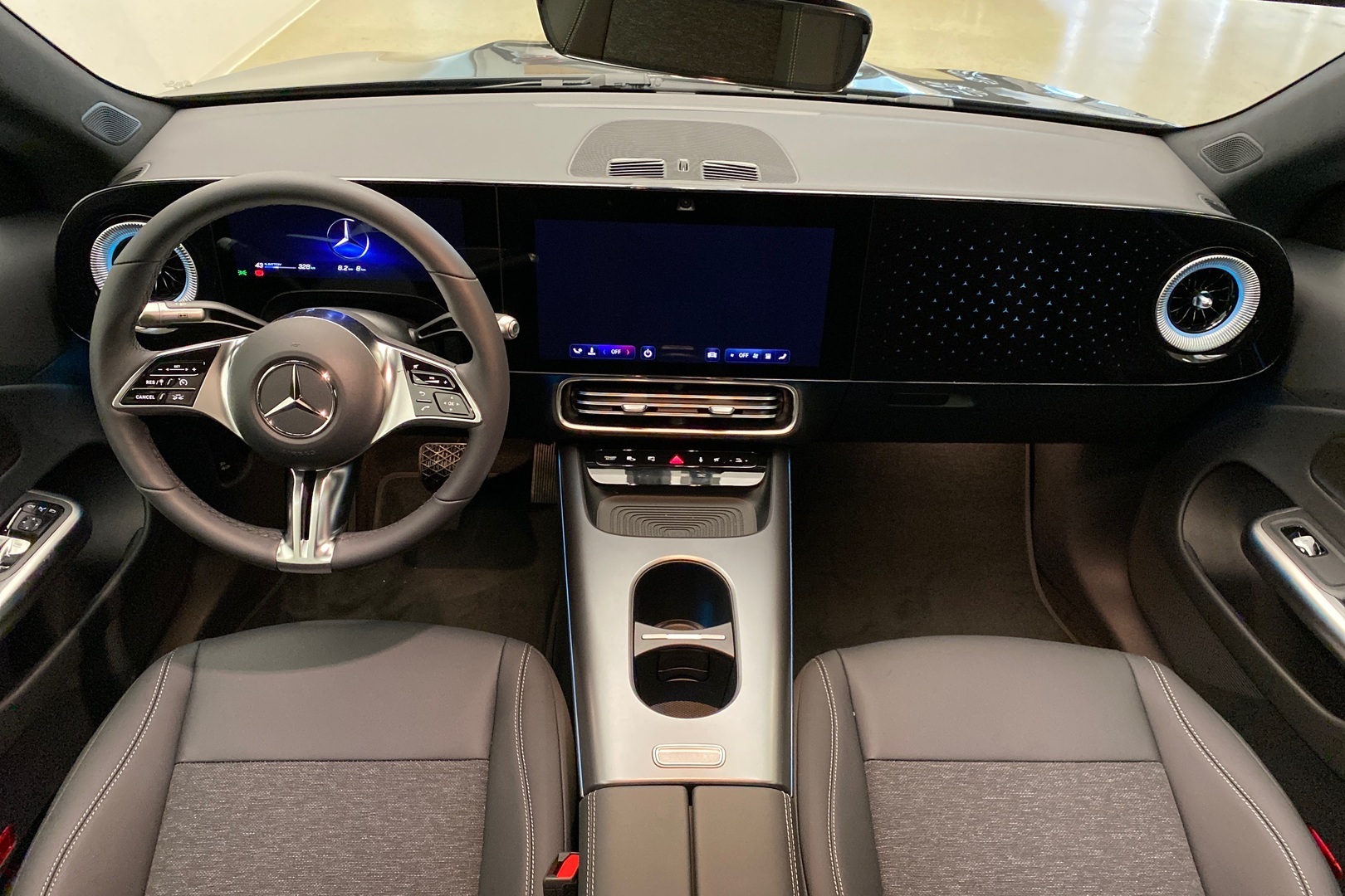 MERCEDES-BENZ CLA 2025