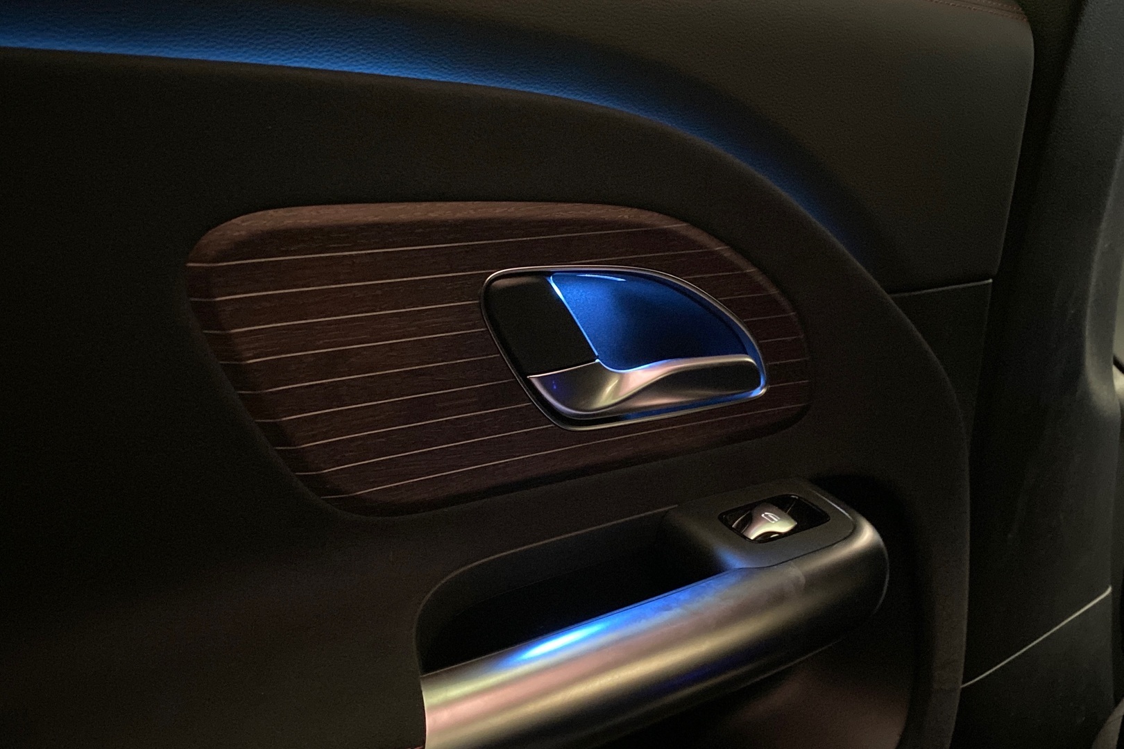 MERCEDES-BENZ GLB 2026