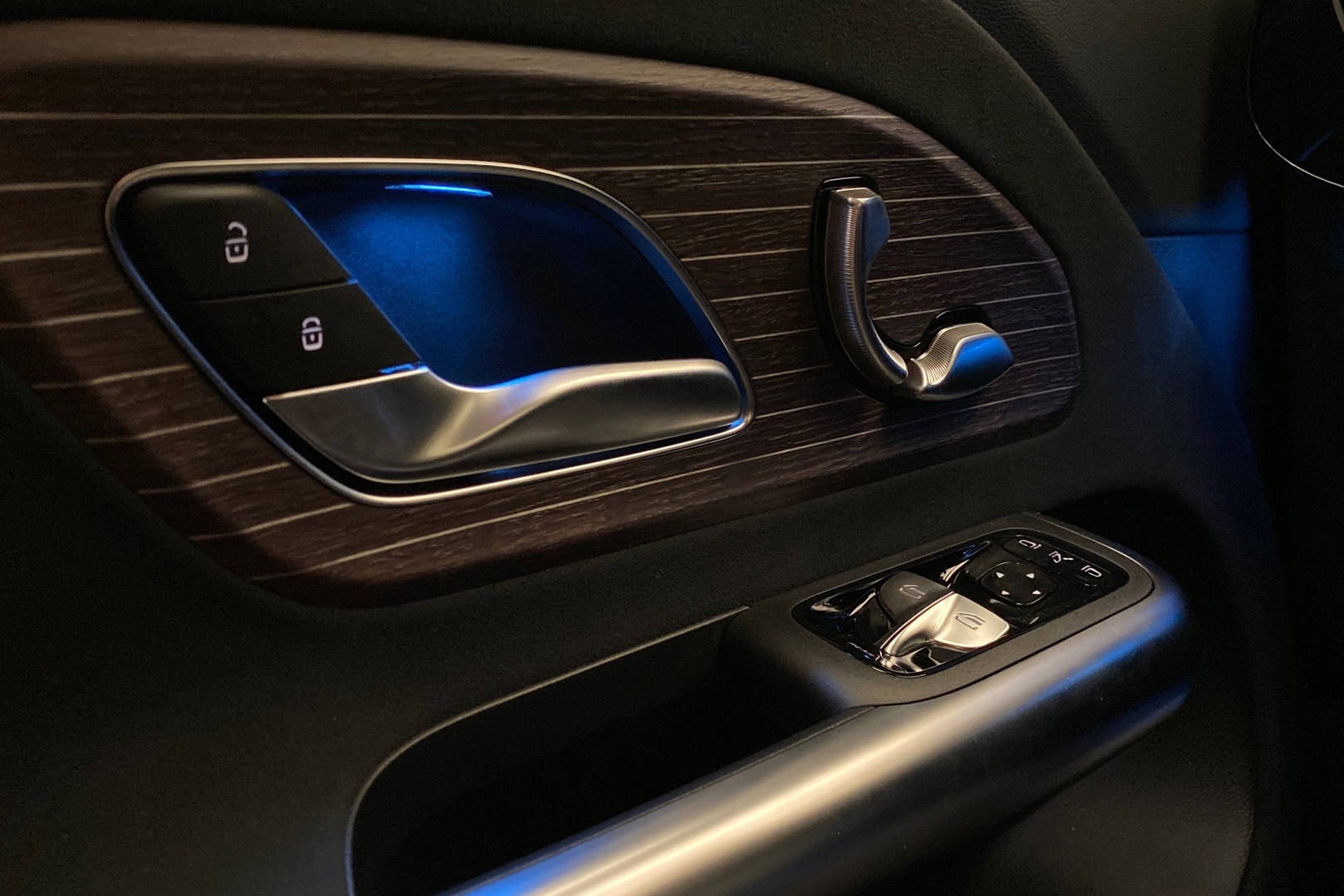 MERCEDES-BENZ GLB 2026