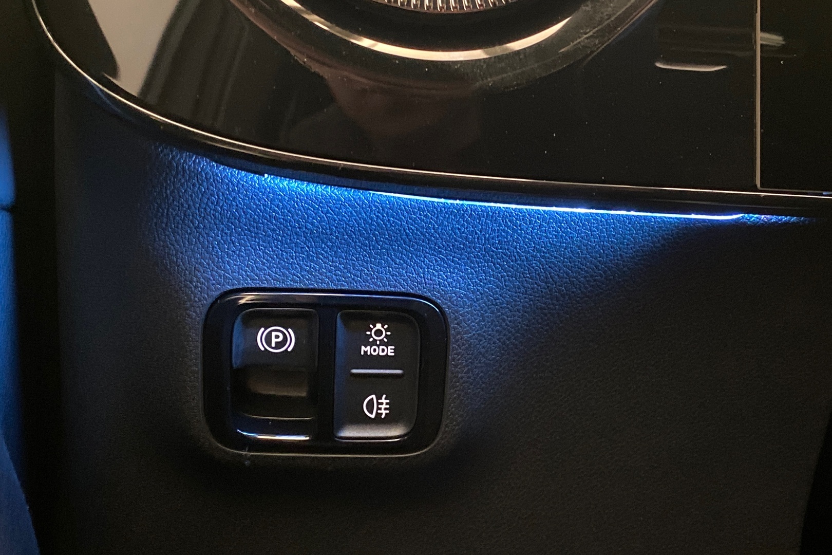 MERCEDES-BENZ GLB 2026