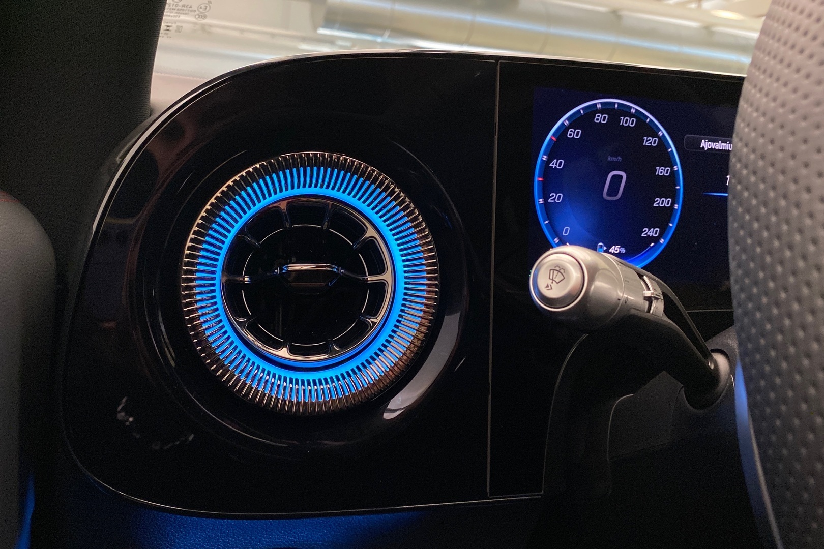 MERCEDES-BENZ GLB 2026