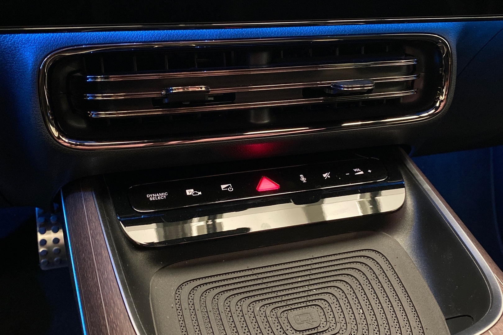 MERCEDES-BENZ GLB 2026