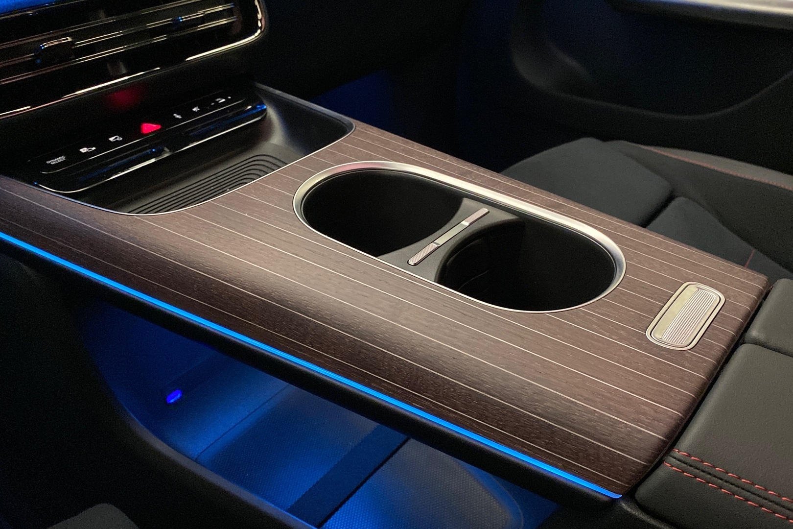 MERCEDES-BENZ GLB 2026