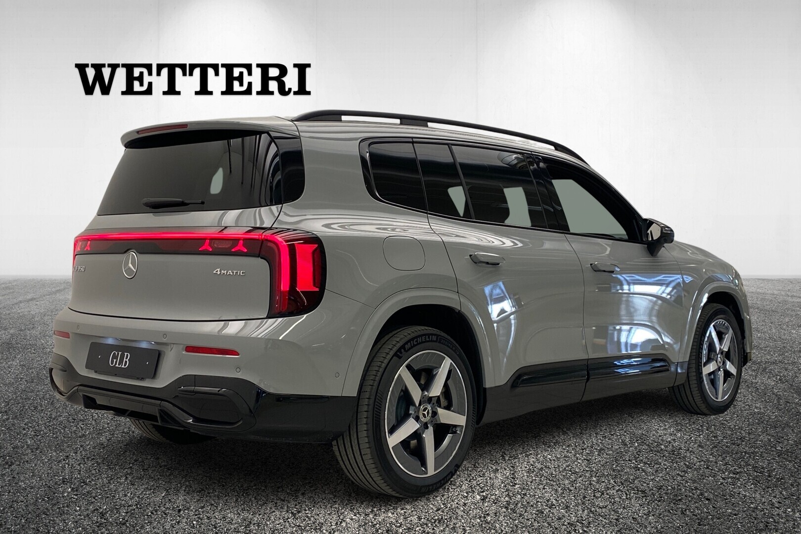 MERCEDES-BENZ GLB 2026