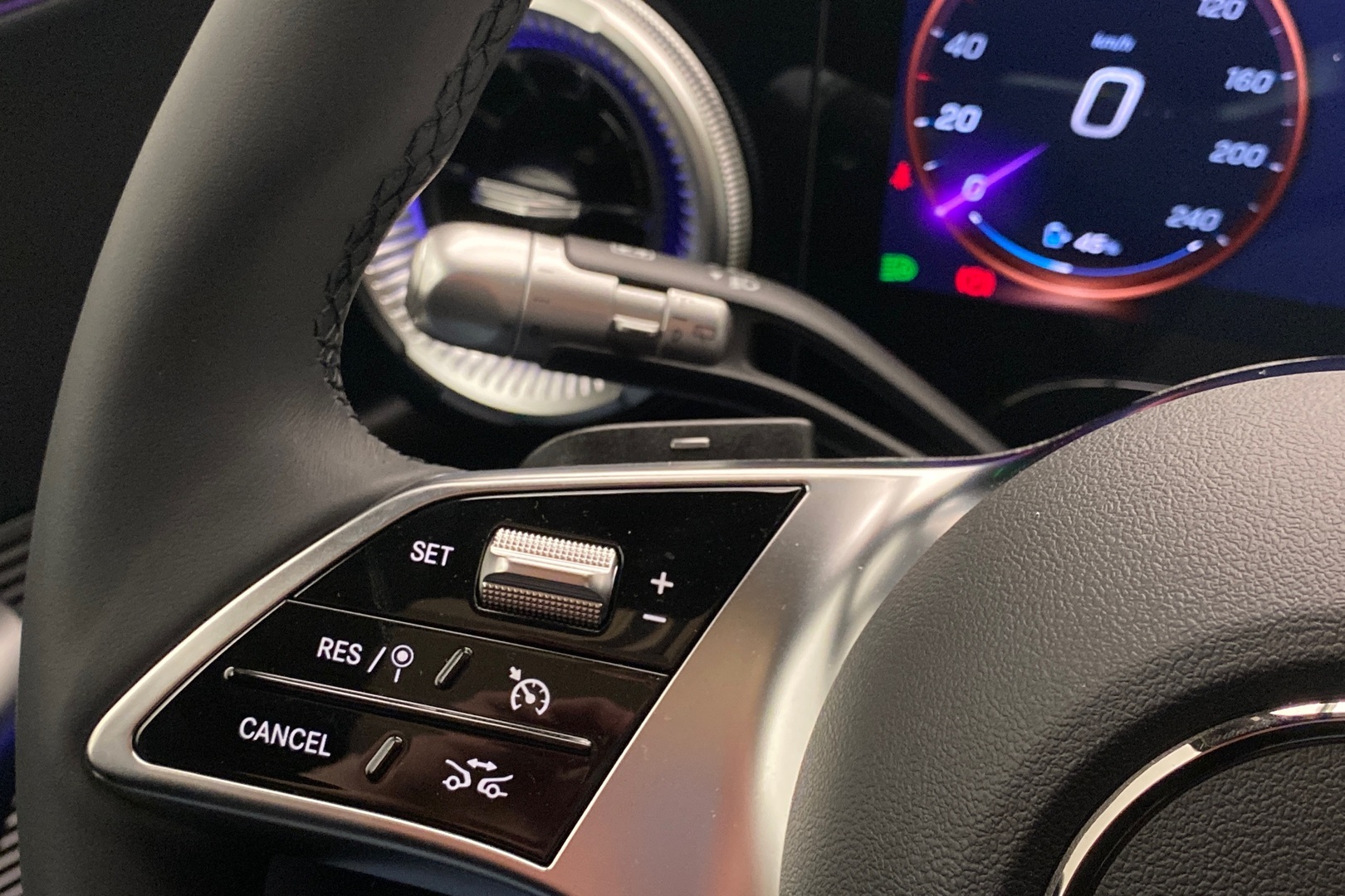 MERCEDES-BENZ GLC 2026