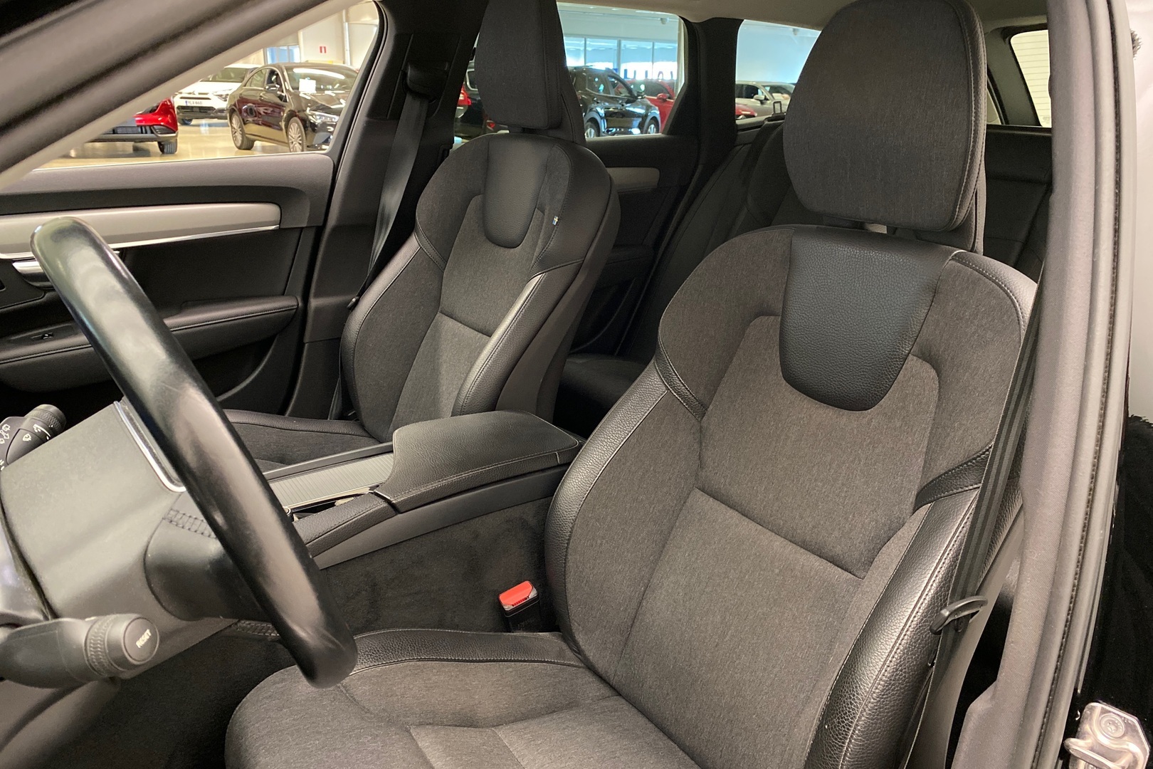 VOLVO V90 2021