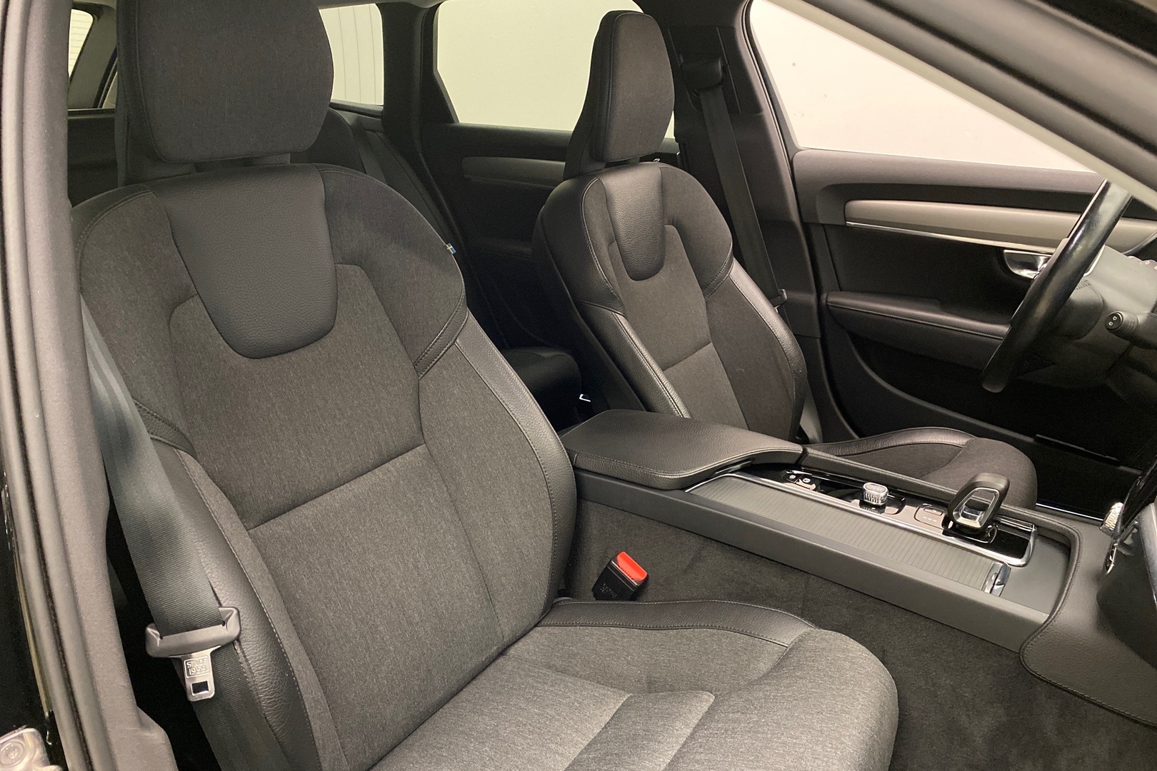 VOLVO V90 2021
