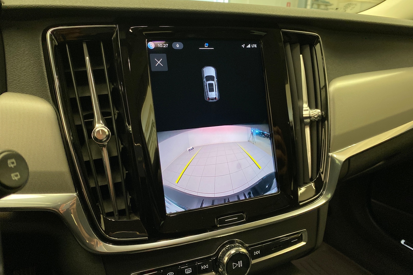 VOLVO V90 2021