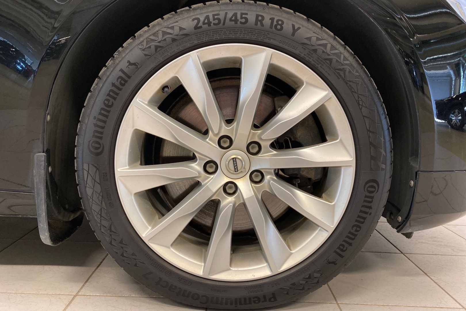VOLVO V90 2021