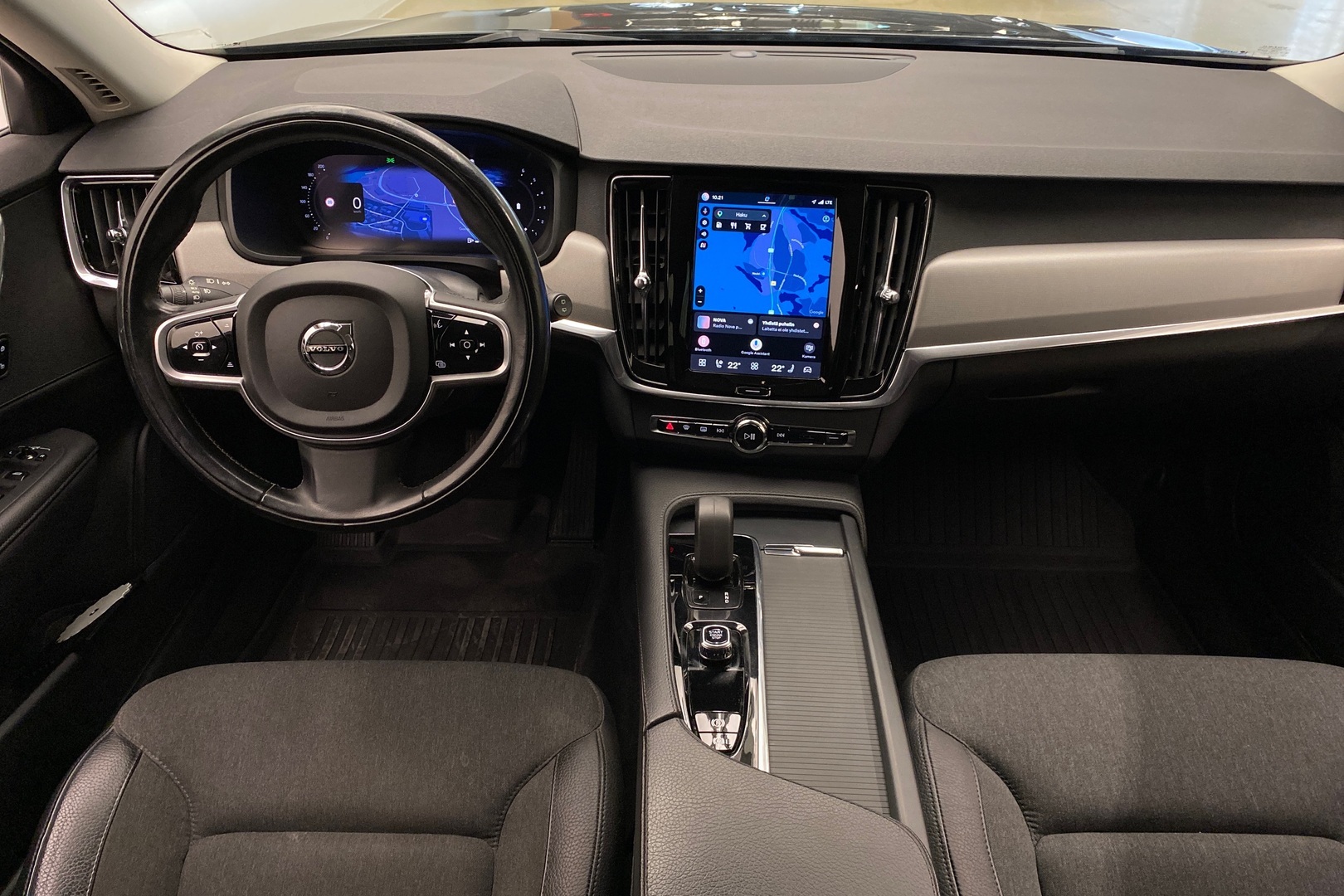 VOLVO V90 2021
