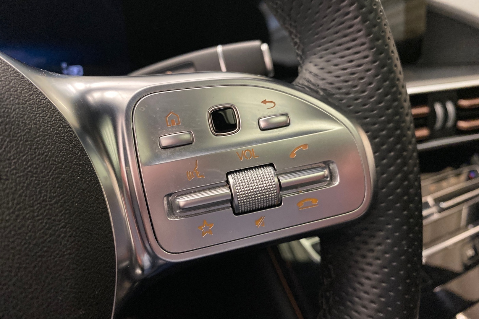 MERCEDES-BENZ EQC 2021