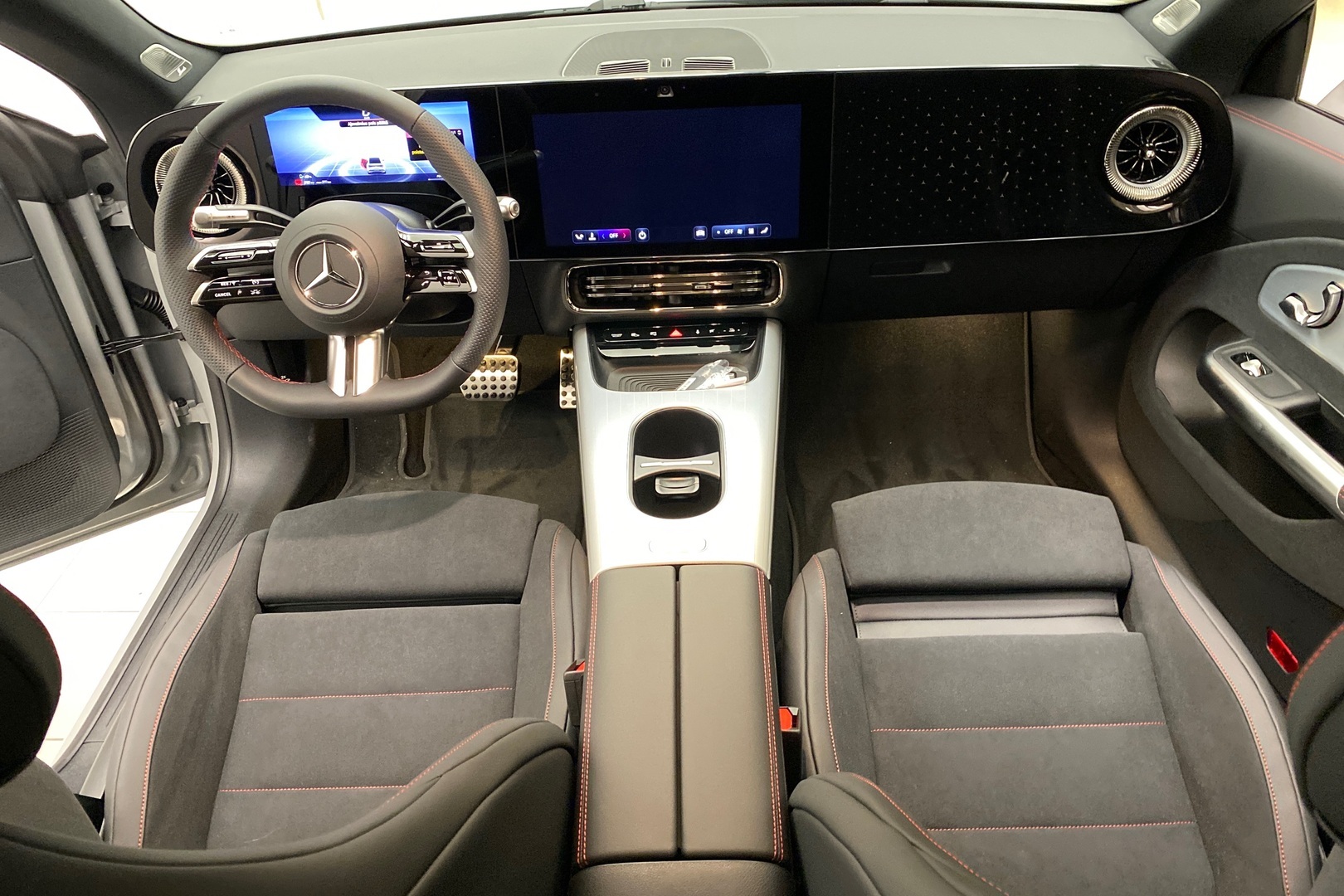 MERCEDES-BENZ CLA 2026