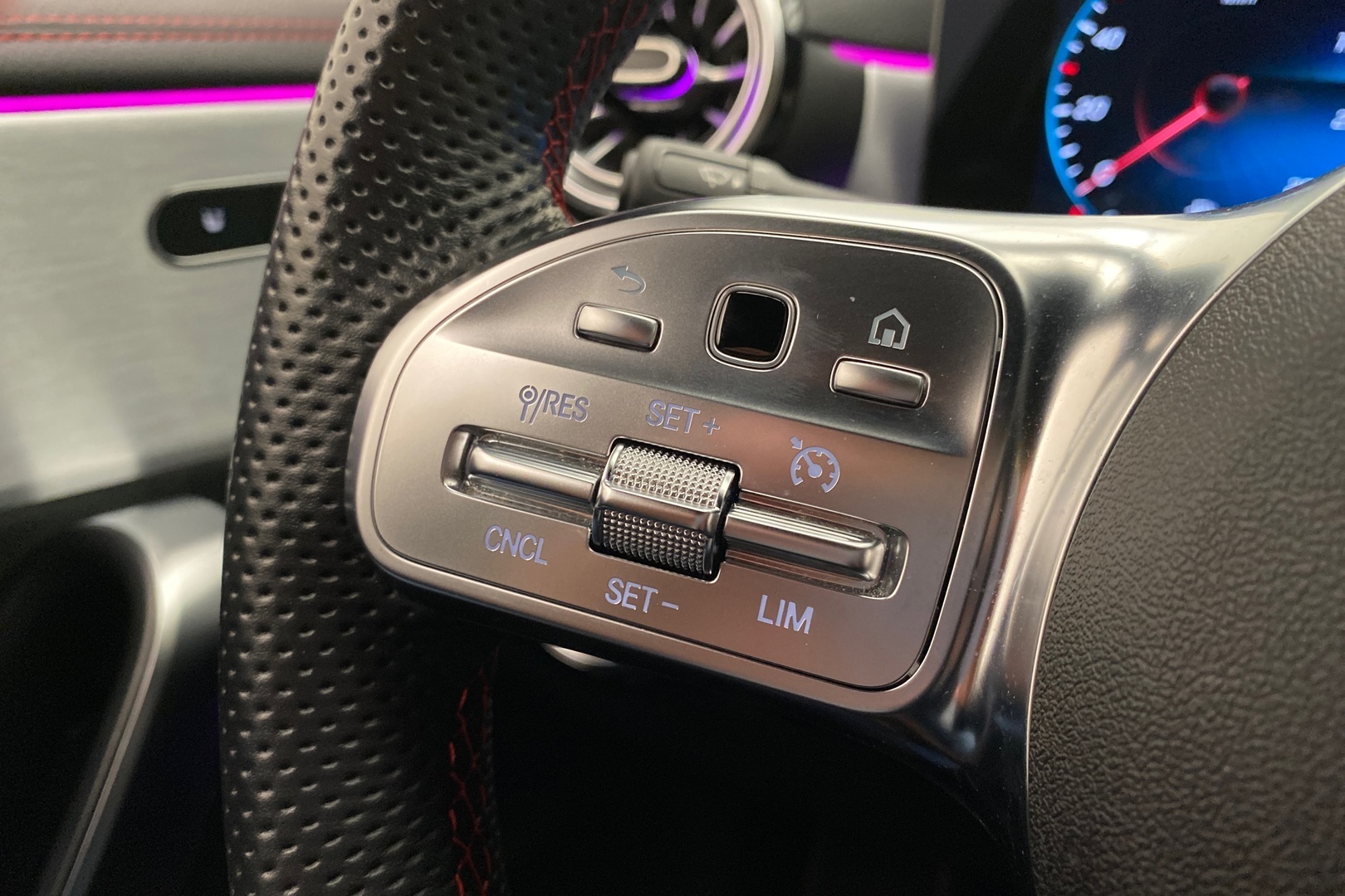 MERCEDES-BENZ CLA 2021