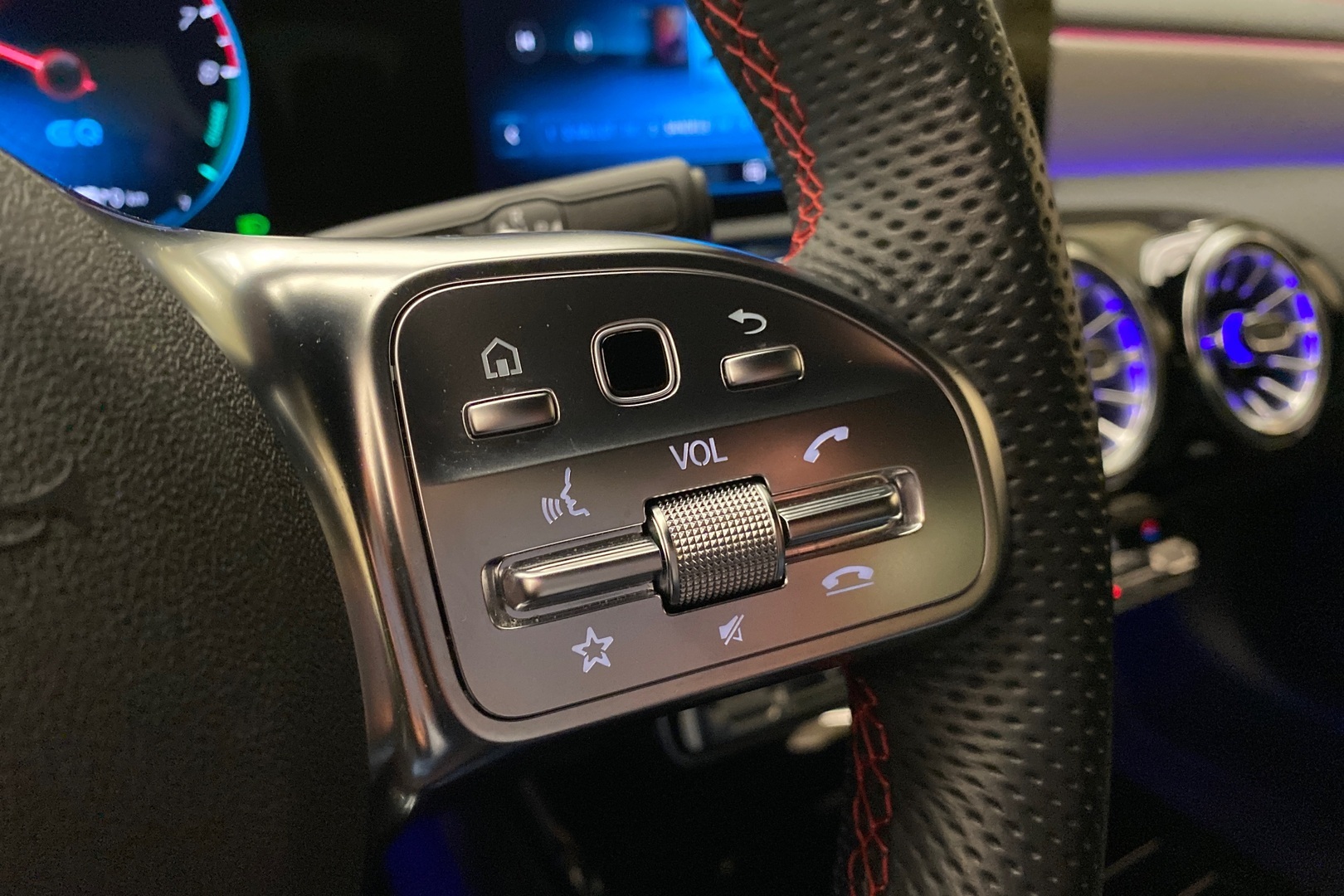 MERCEDES-BENZ CLA 2021