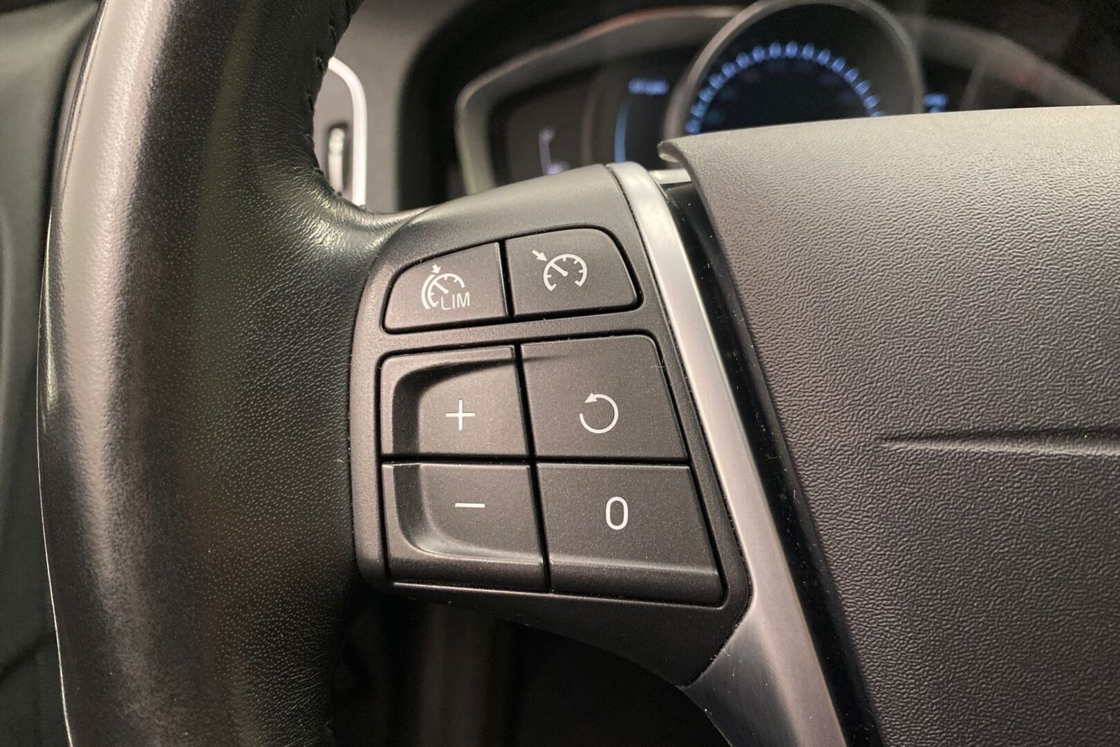 VOLVO V60 Cross Country 2018