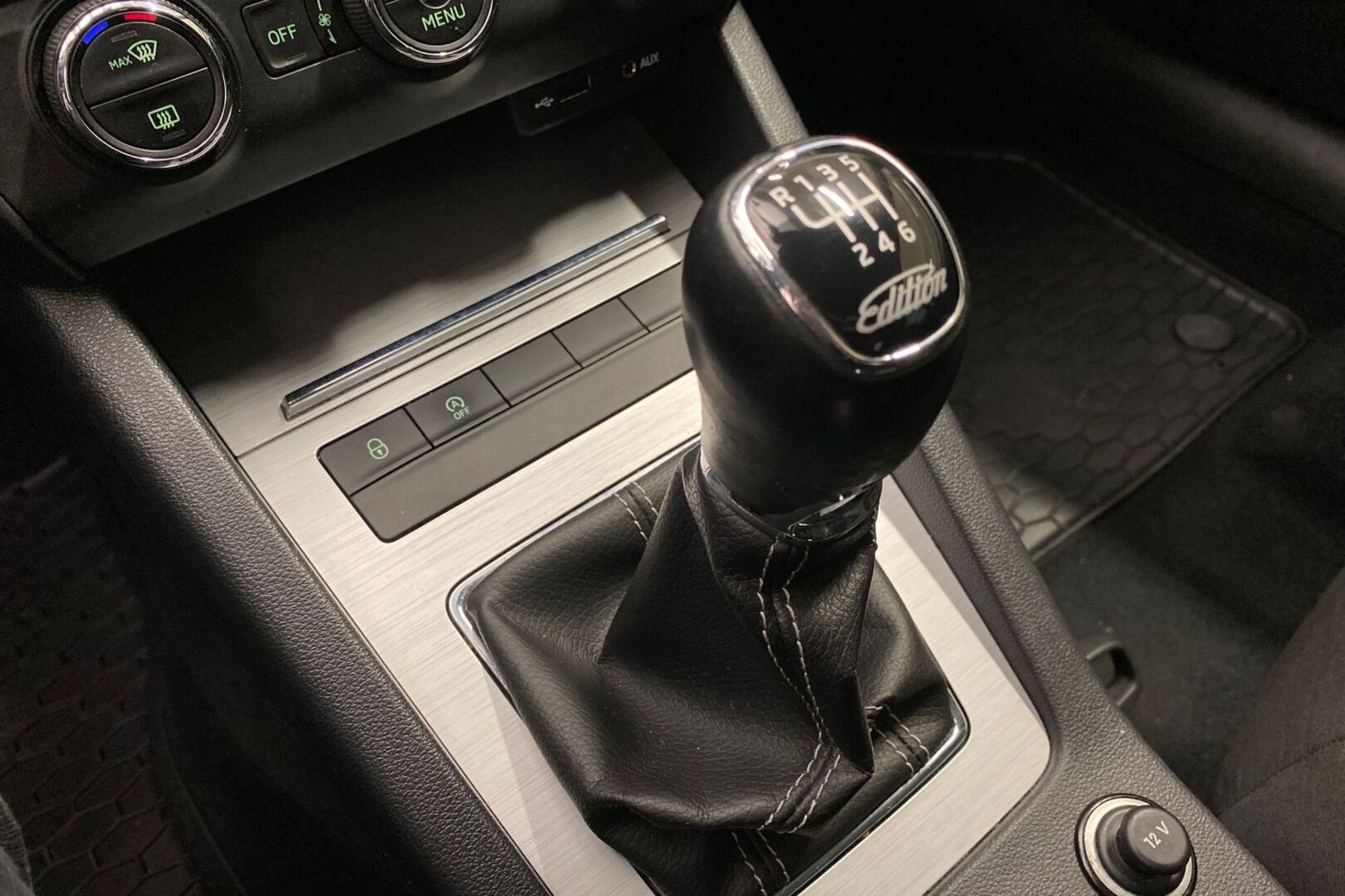 SKODA Octavia 2015