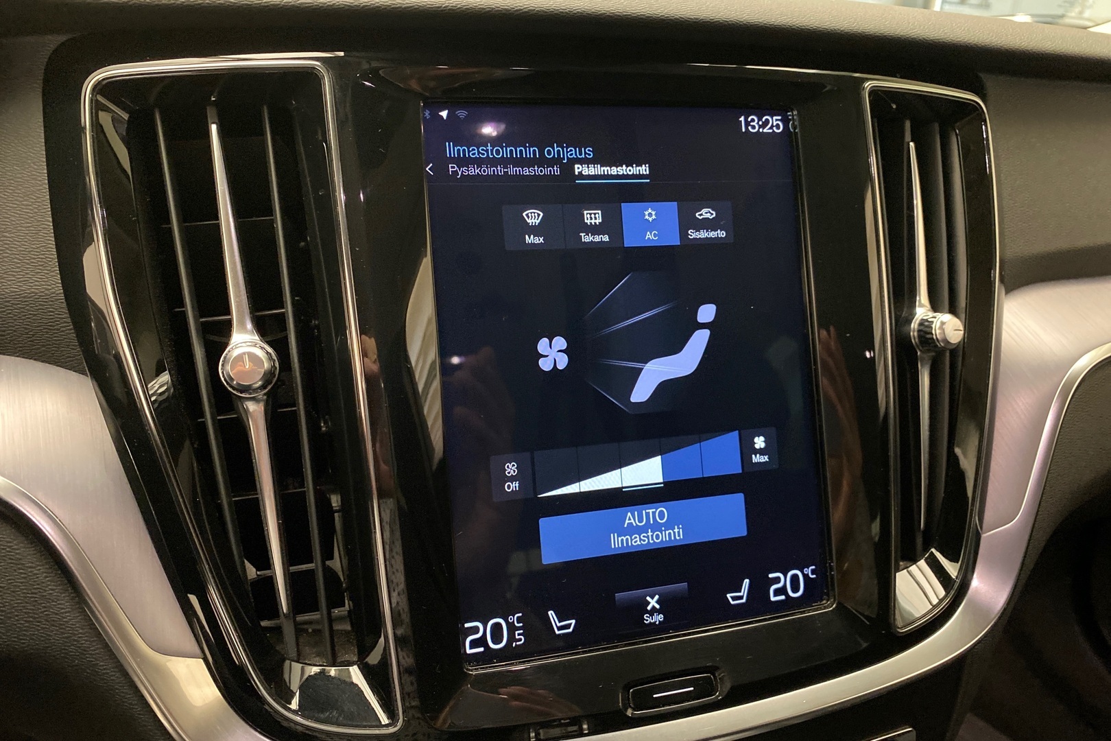 VOLVO V60 Cross Country 2019