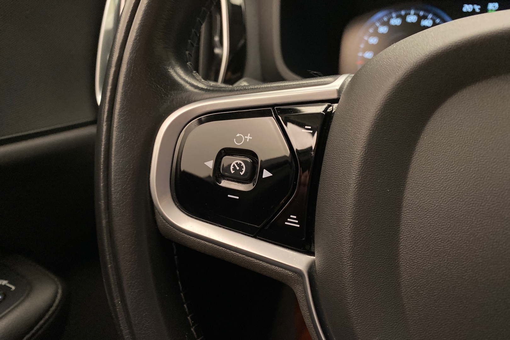 VOLVO V60 Cross Country 2019