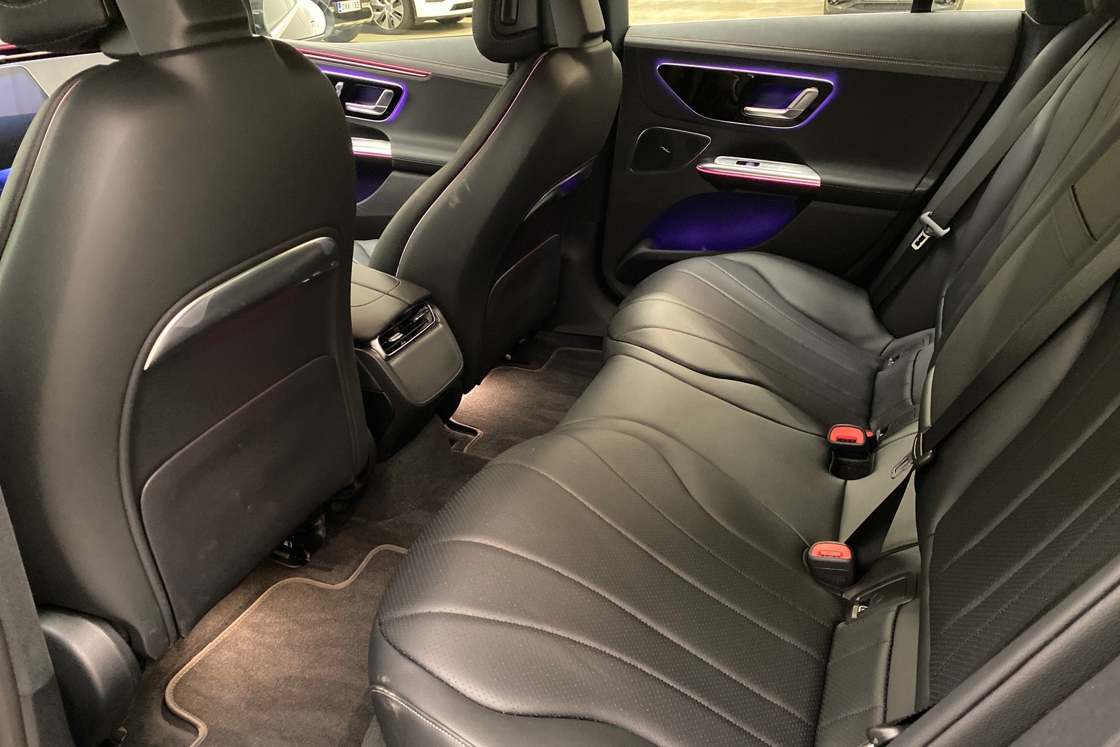 MERCEDES-BENZ EQE 2025