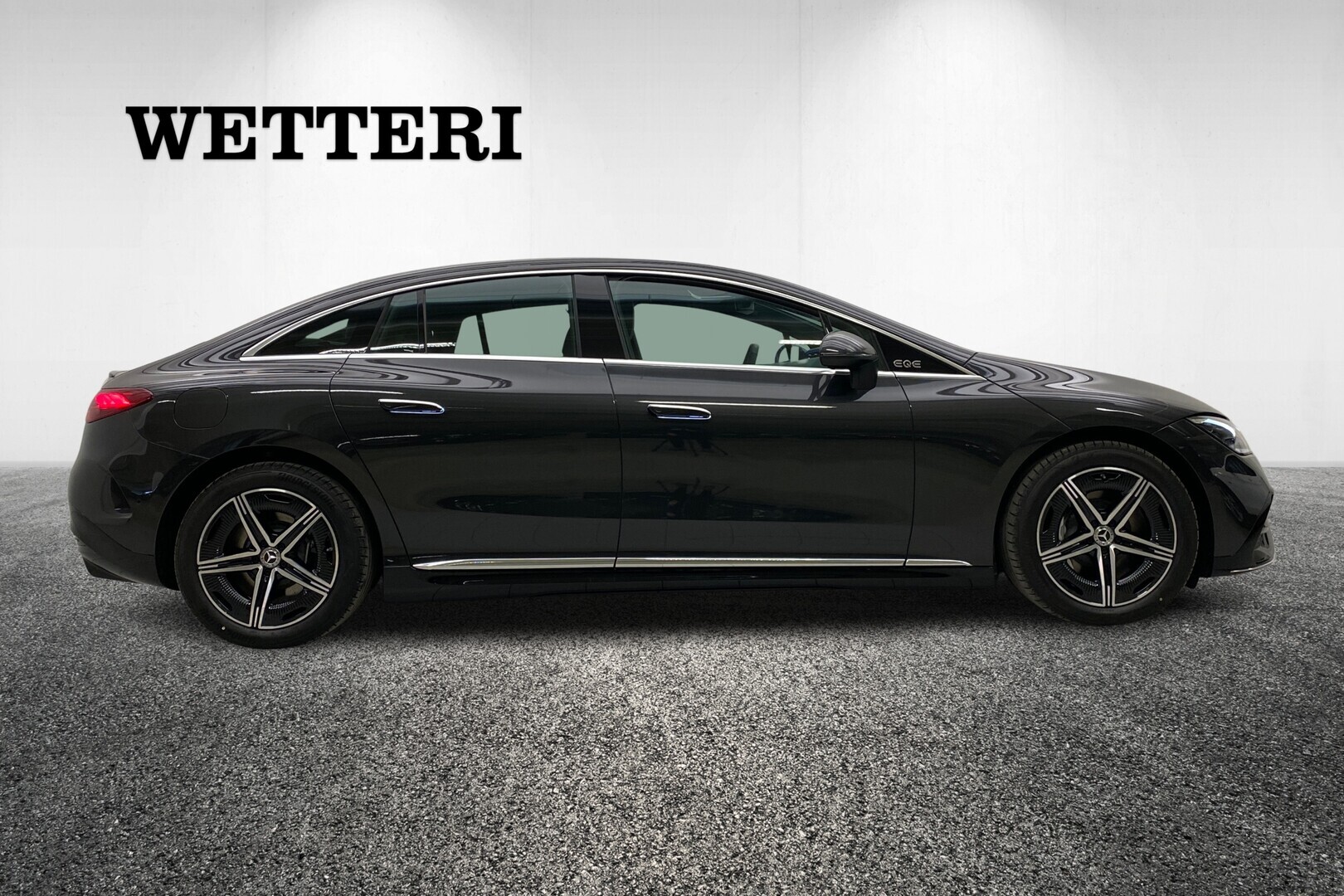 MERCEDES-BENZ EQE 2025