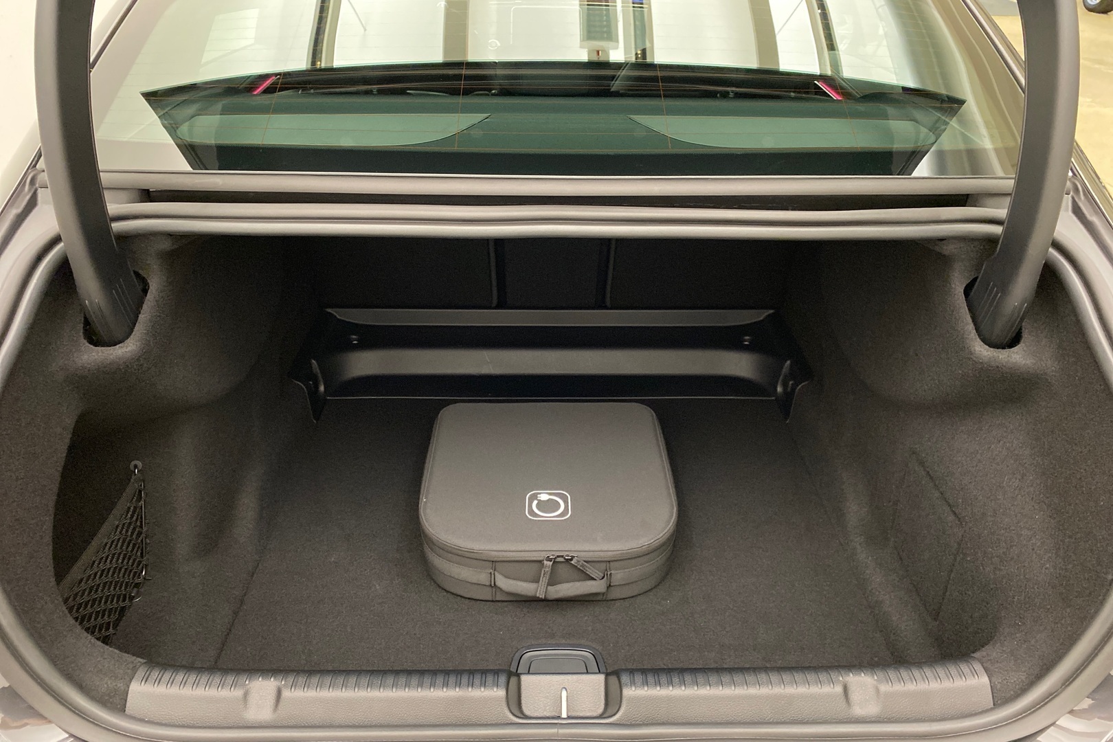 MERCEDES-BENZ EQE 2025