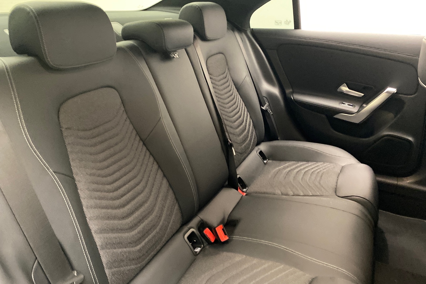 MERCEDES-BENZ CLA 2025