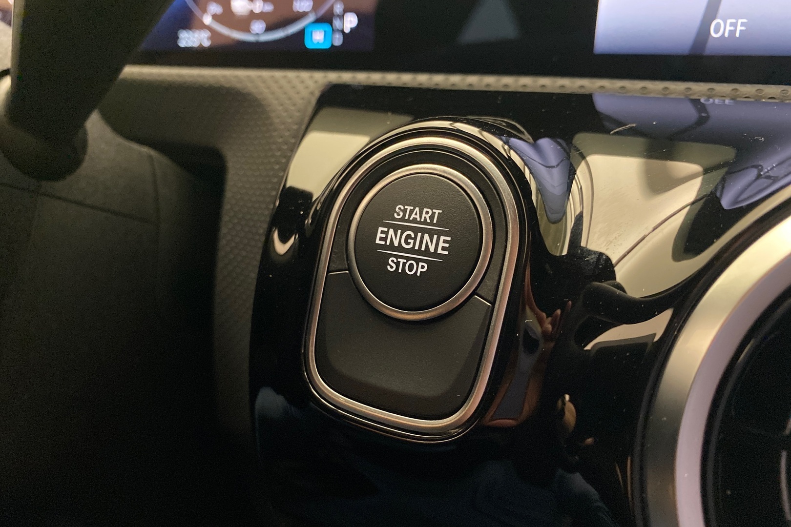 MERCEDES-BENZ CLA 2025