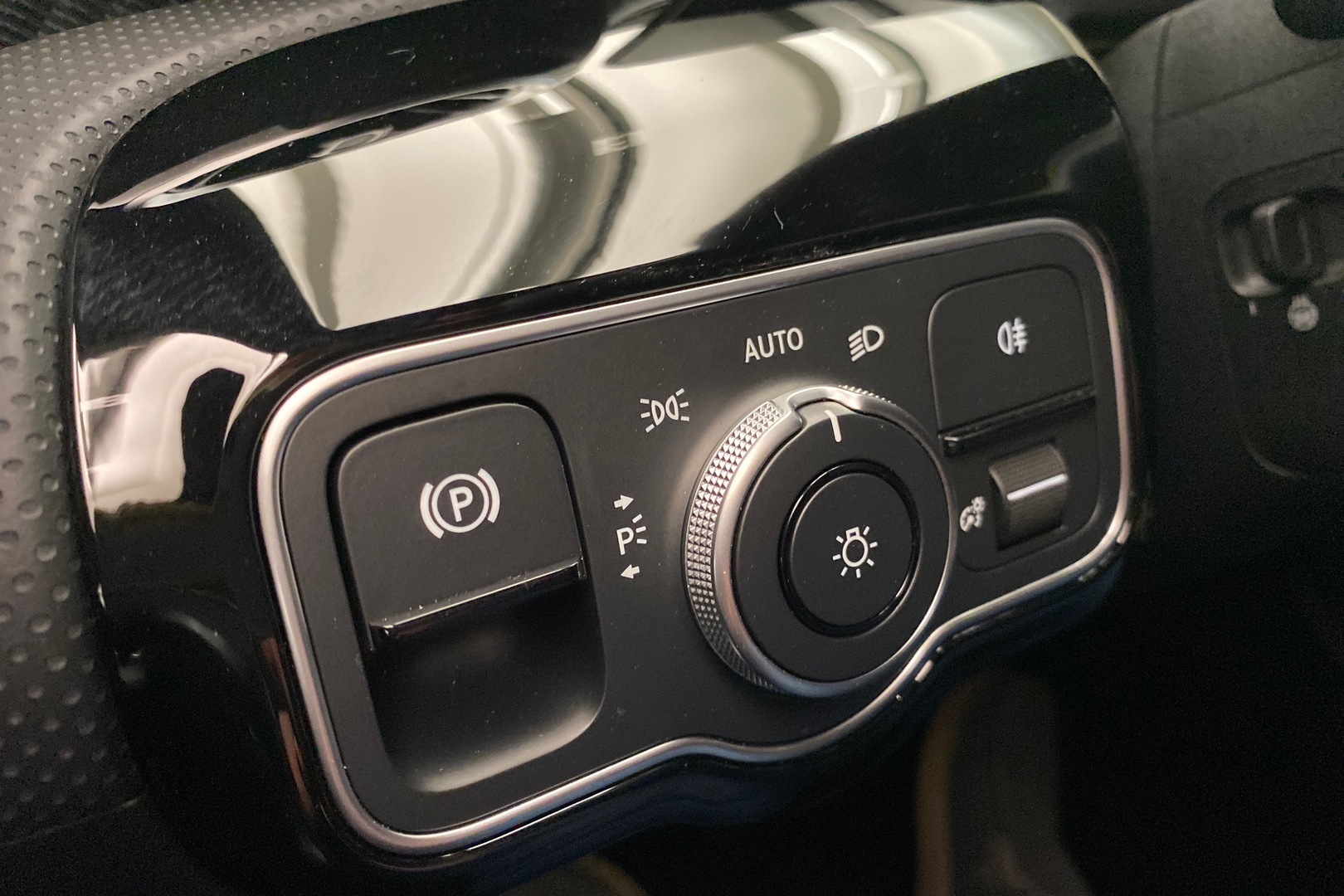 MERCEDES-BENZ CLA 2025