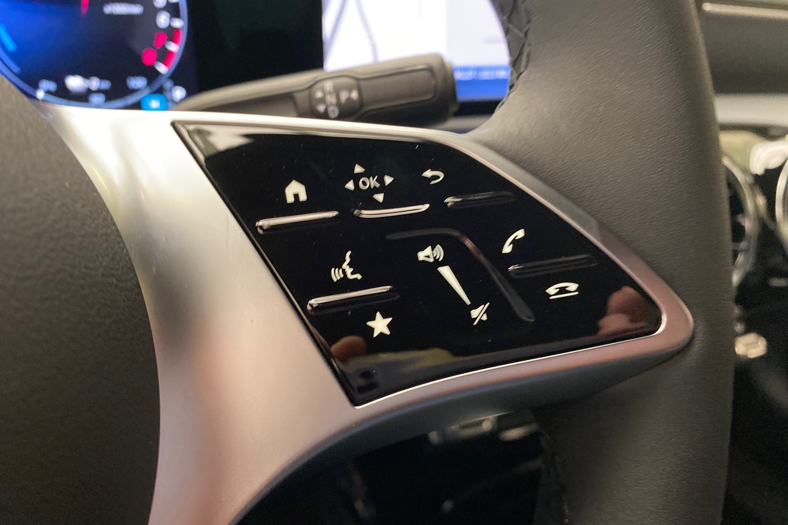 MERCEDES-BENZ CLA 2025