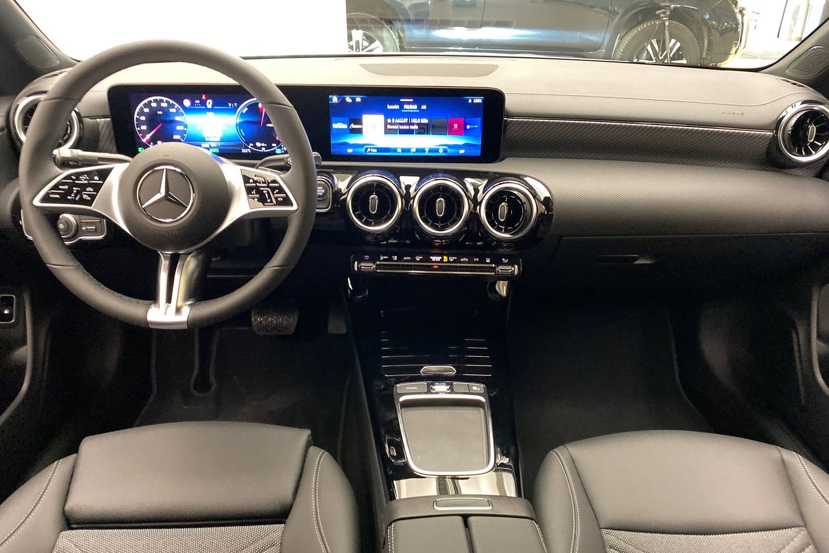 MERCEDES-BENZ CLA 2025