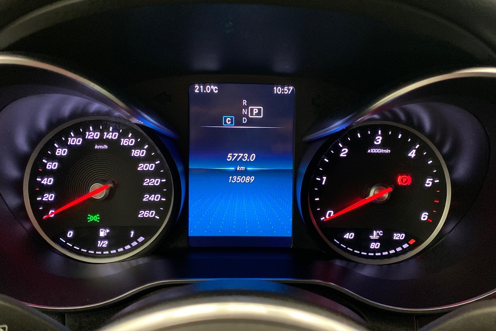 MERCEDES-BENZ GLC 2021