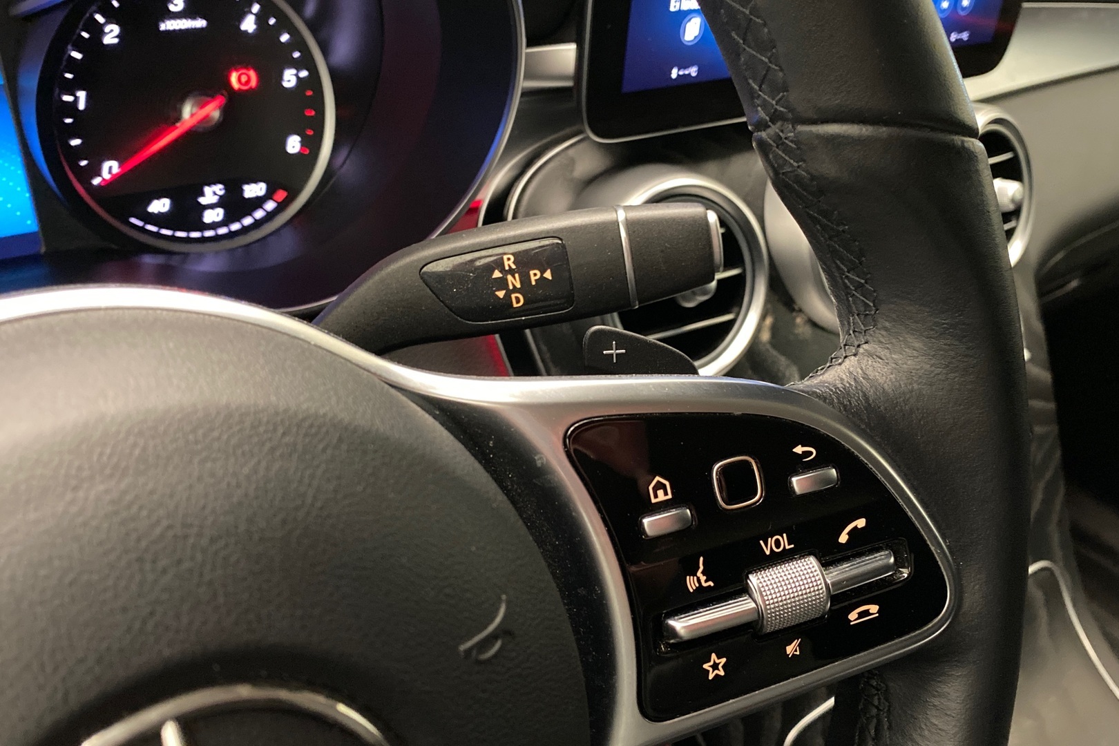 MERCEDES-BENZ GLC 2021