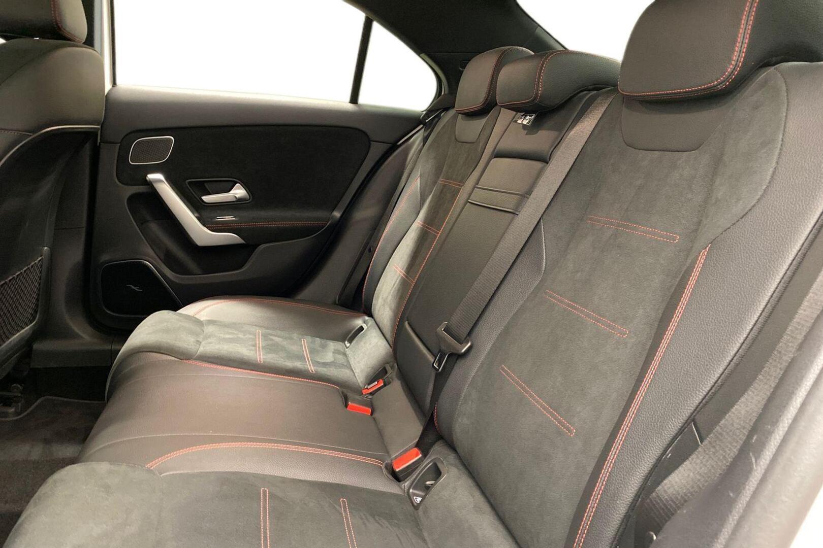 MERCEDES-BENZ A 2021