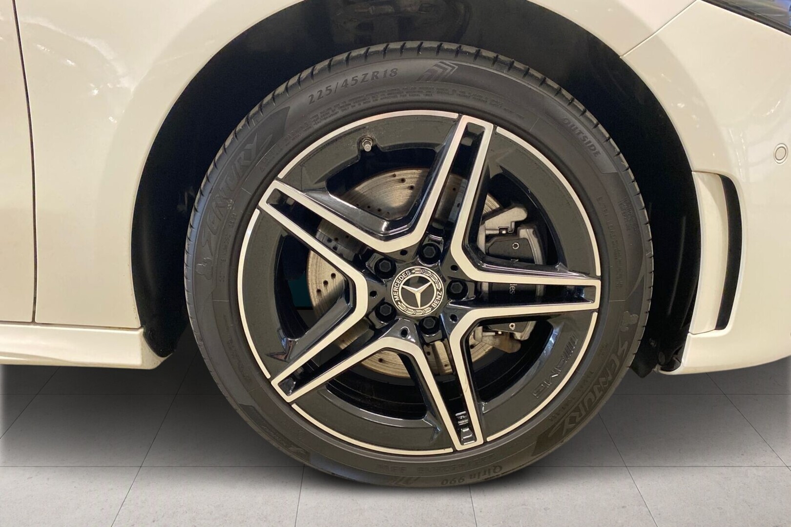 MERCEDES-BENZ A 2021